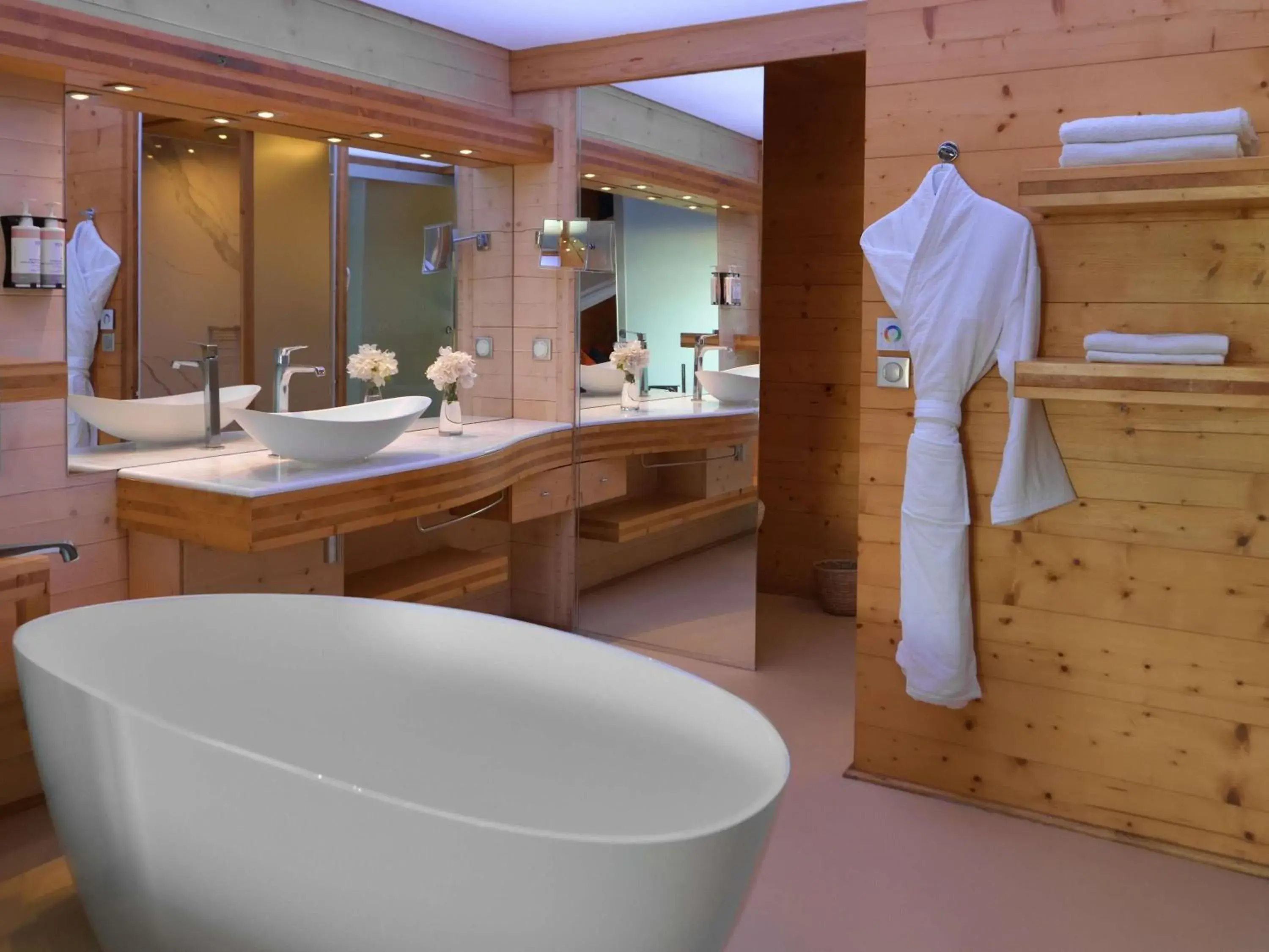 Deluxe Blue Bay Beach Suite in Movenpick Resort Lamantin Saly Deluxe Blue Bay Beach Suite in Movenpick Resort Lamantin Saly