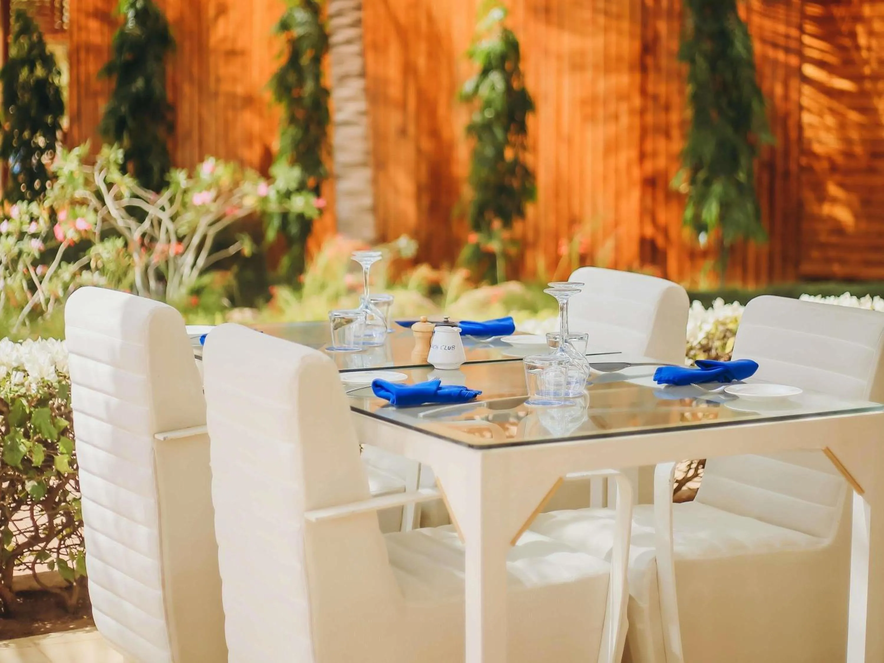 Restaurant/places to eat in Movenpick Resort Lamantin Saly