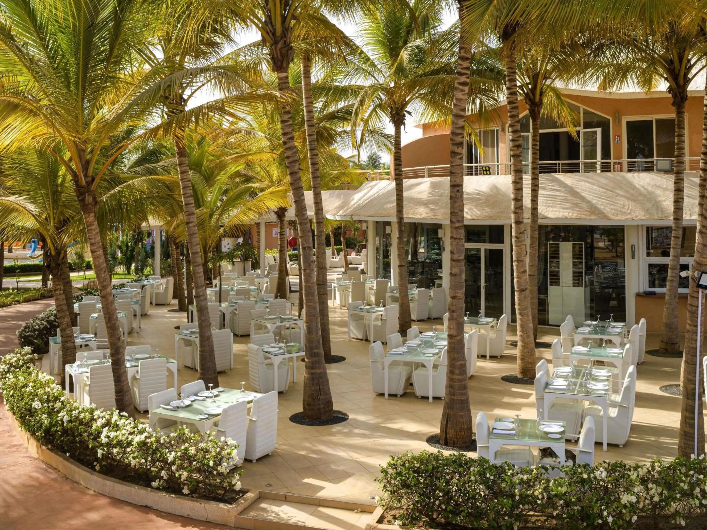 Restaurant/places to eat in Movenpick Resort Lamantin Saly