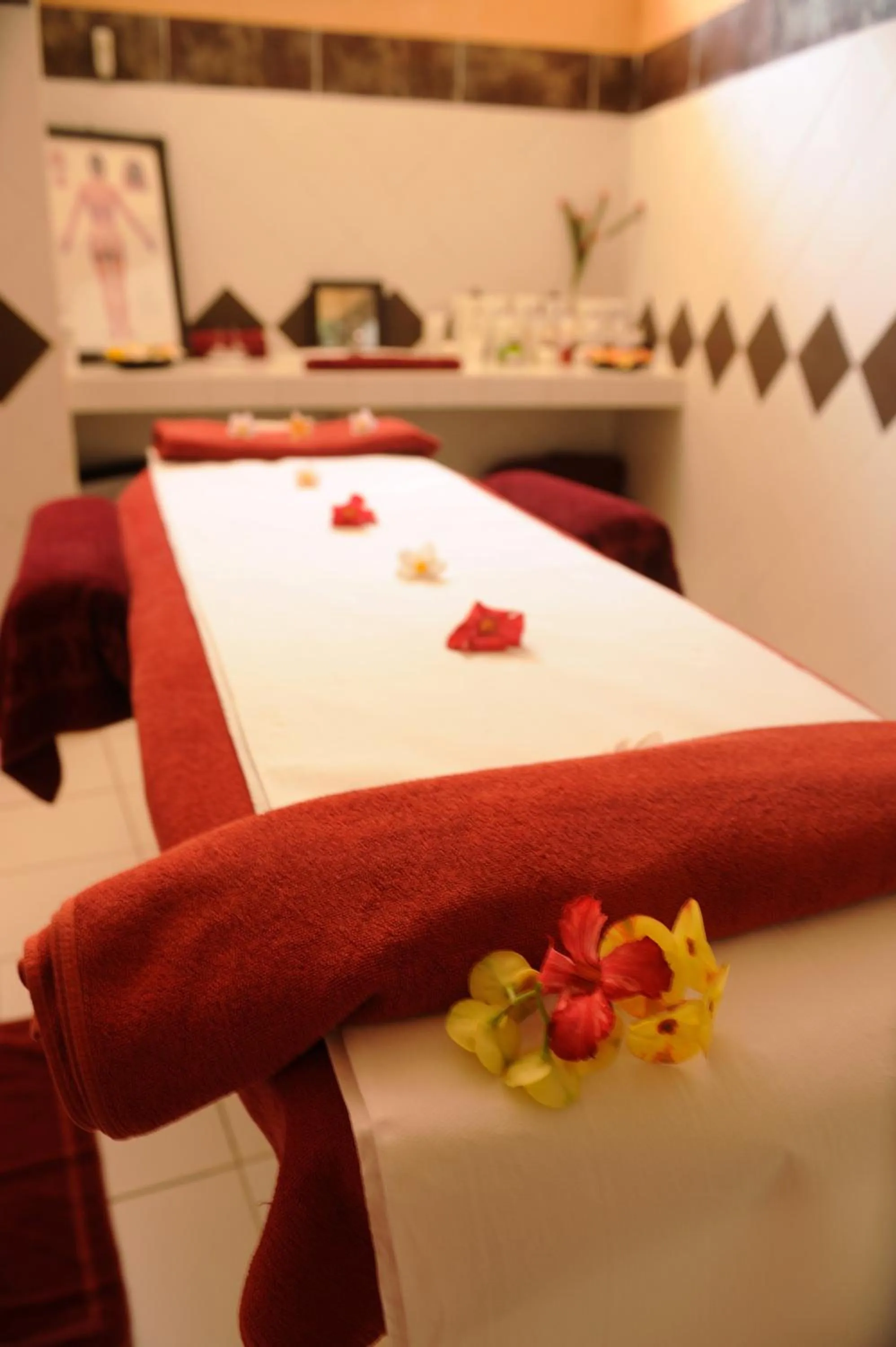 Spa and wellness centre/facilities, Bed in Movenpick Resort Lamantin Saly