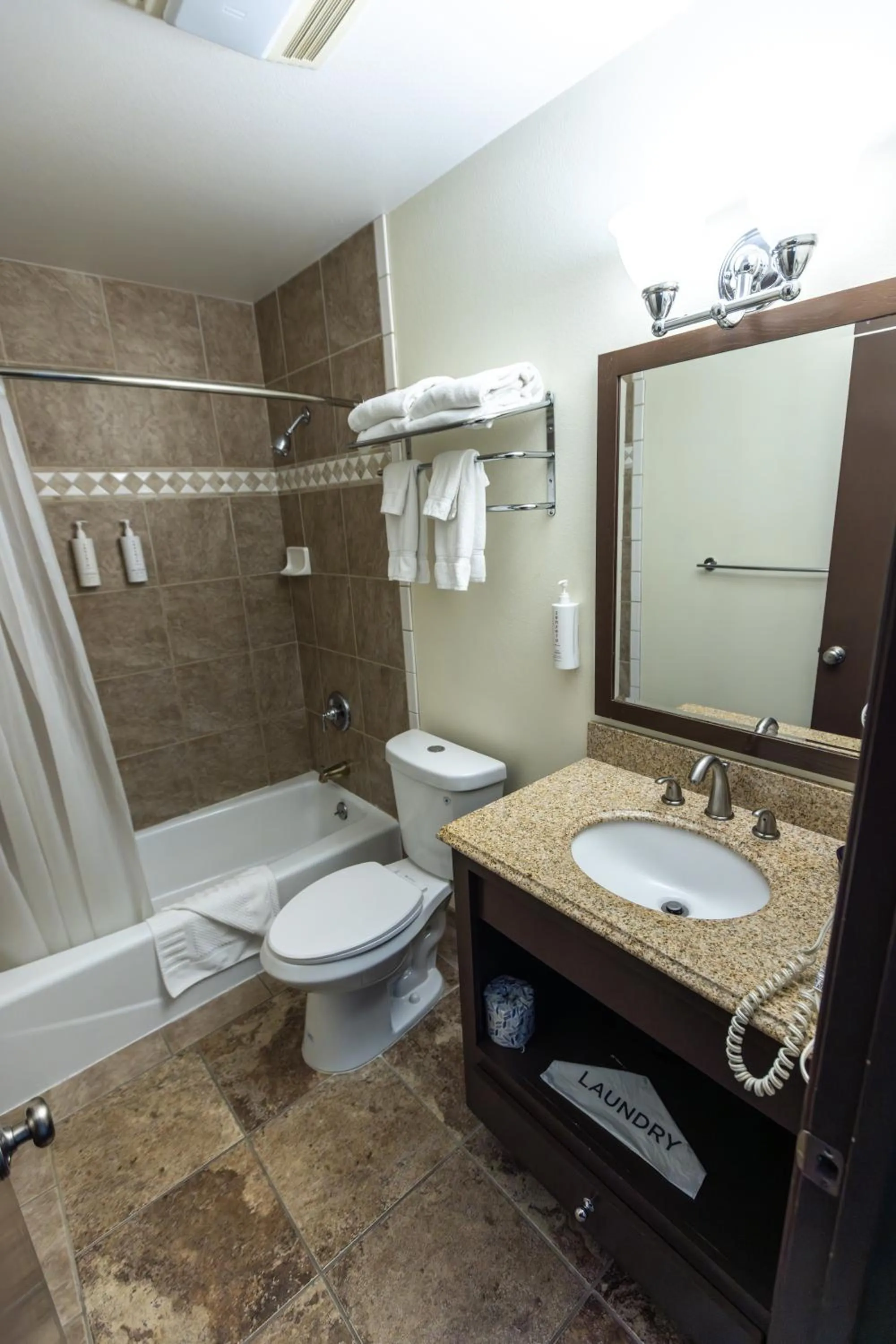 Bathroom in The Mammoth Creek Inn