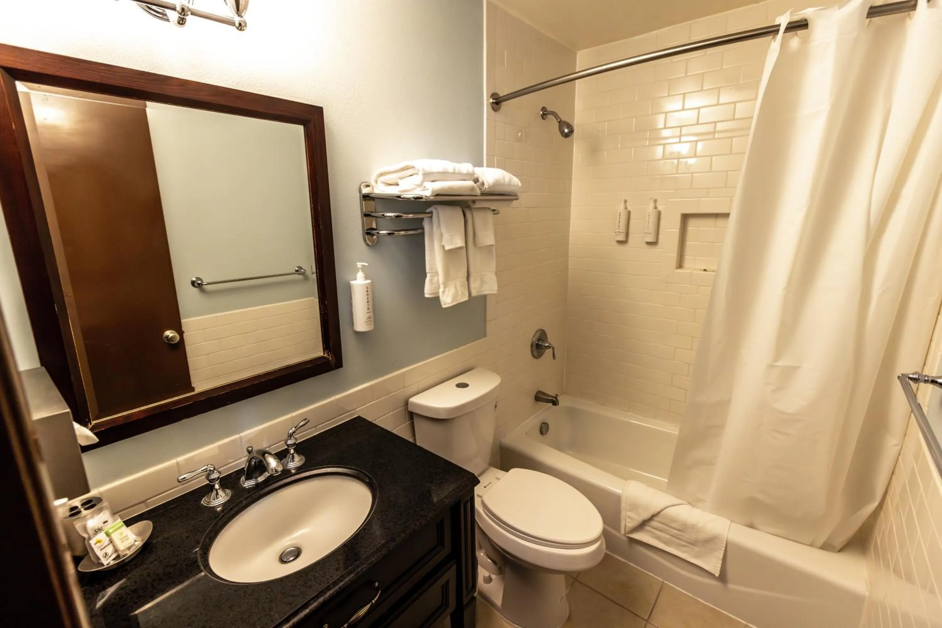 Shower in The Mammoth Creek Inn