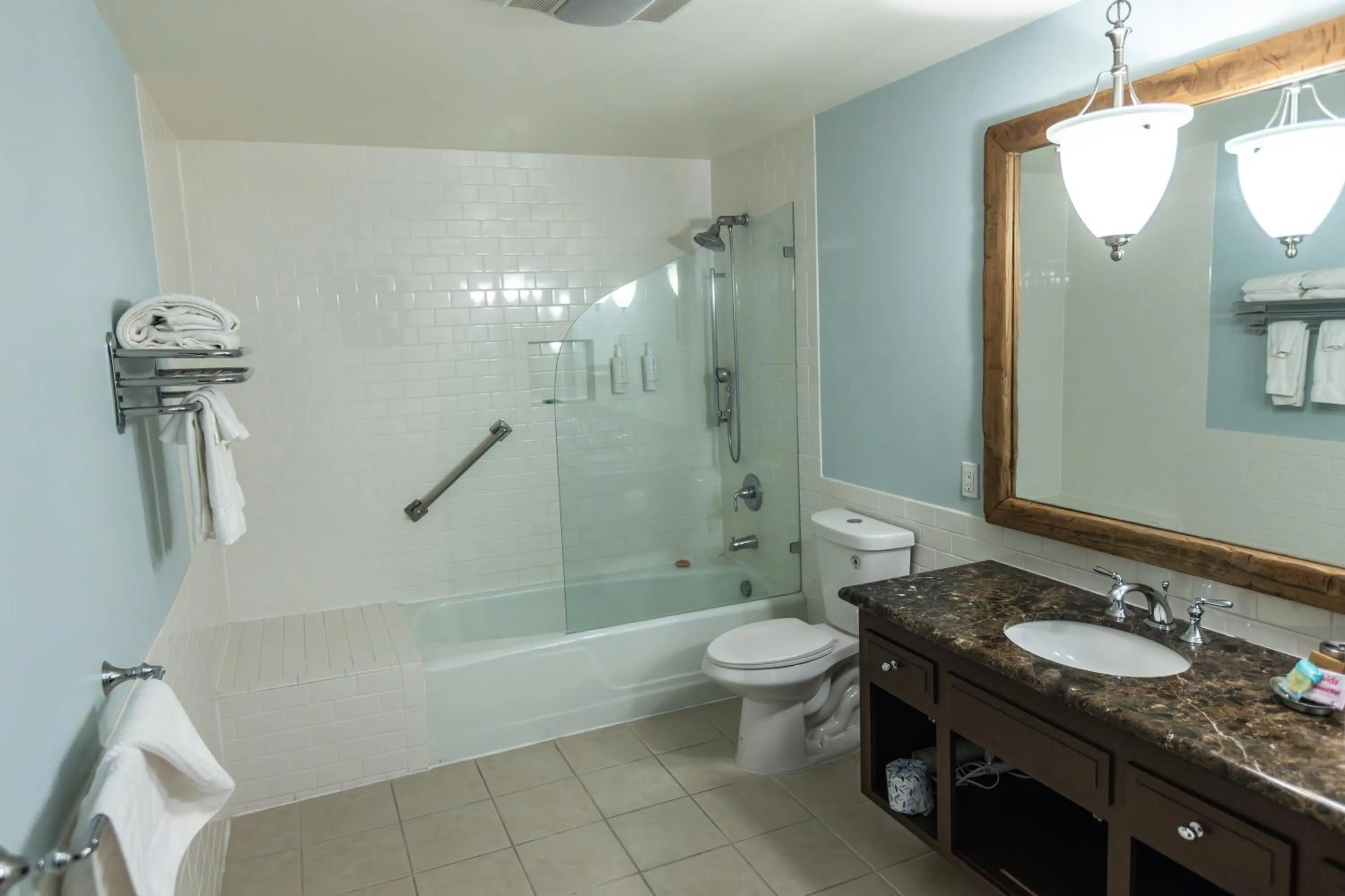 Bathroom in The Mammoth Creek Inn