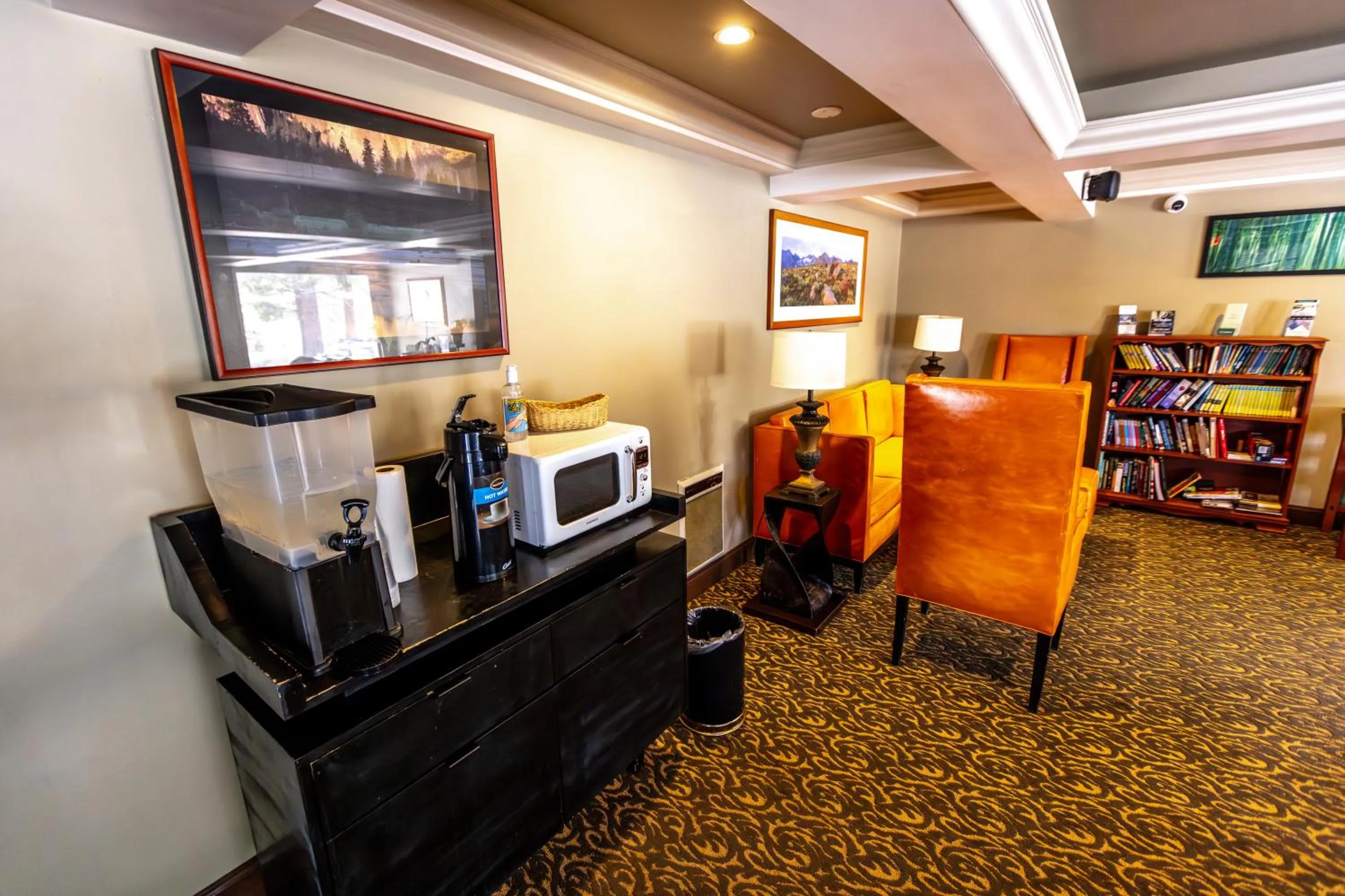 Game Room in The Mammoth Creek Inn