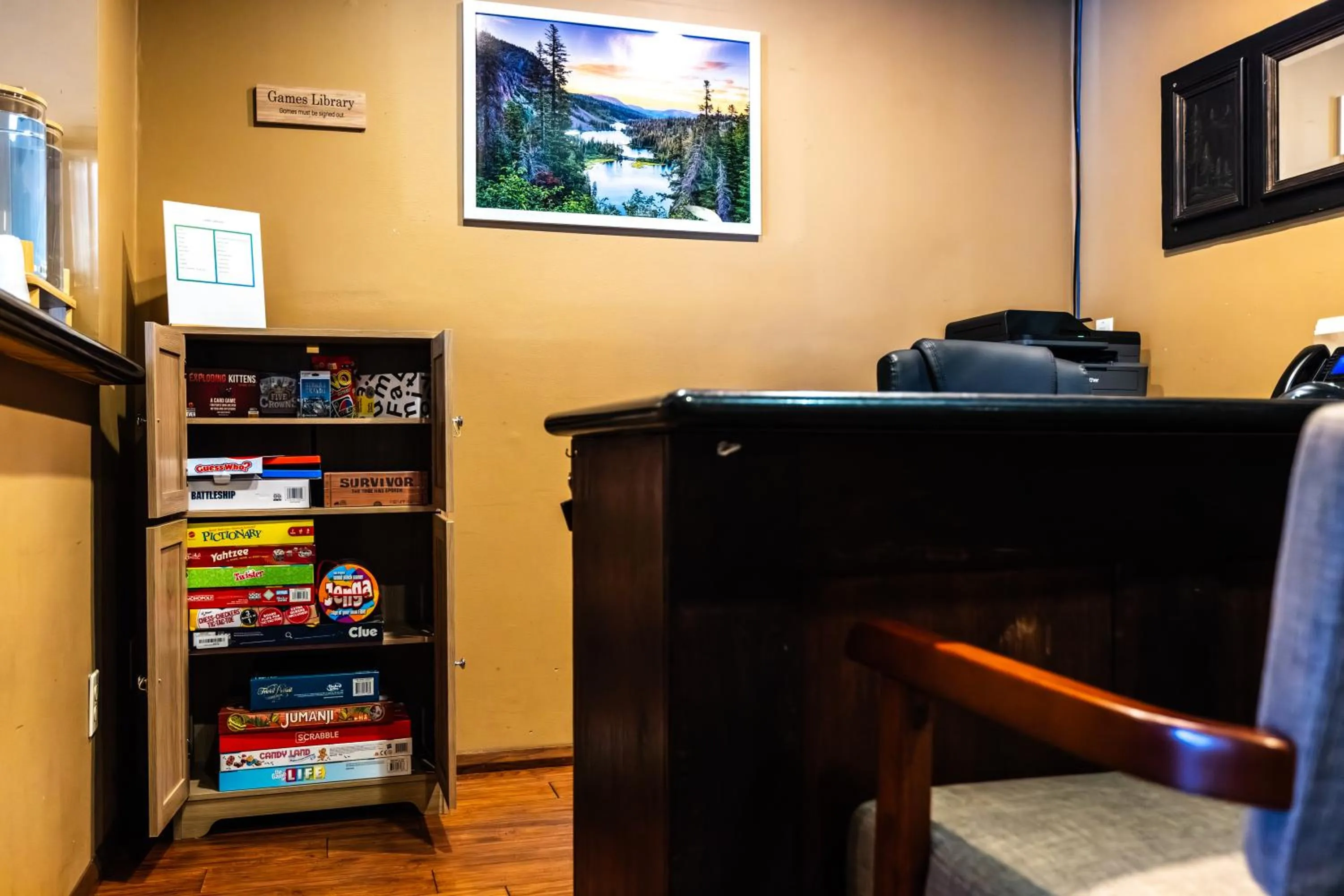 Lobby or reception in The Mammoth Creek Inn