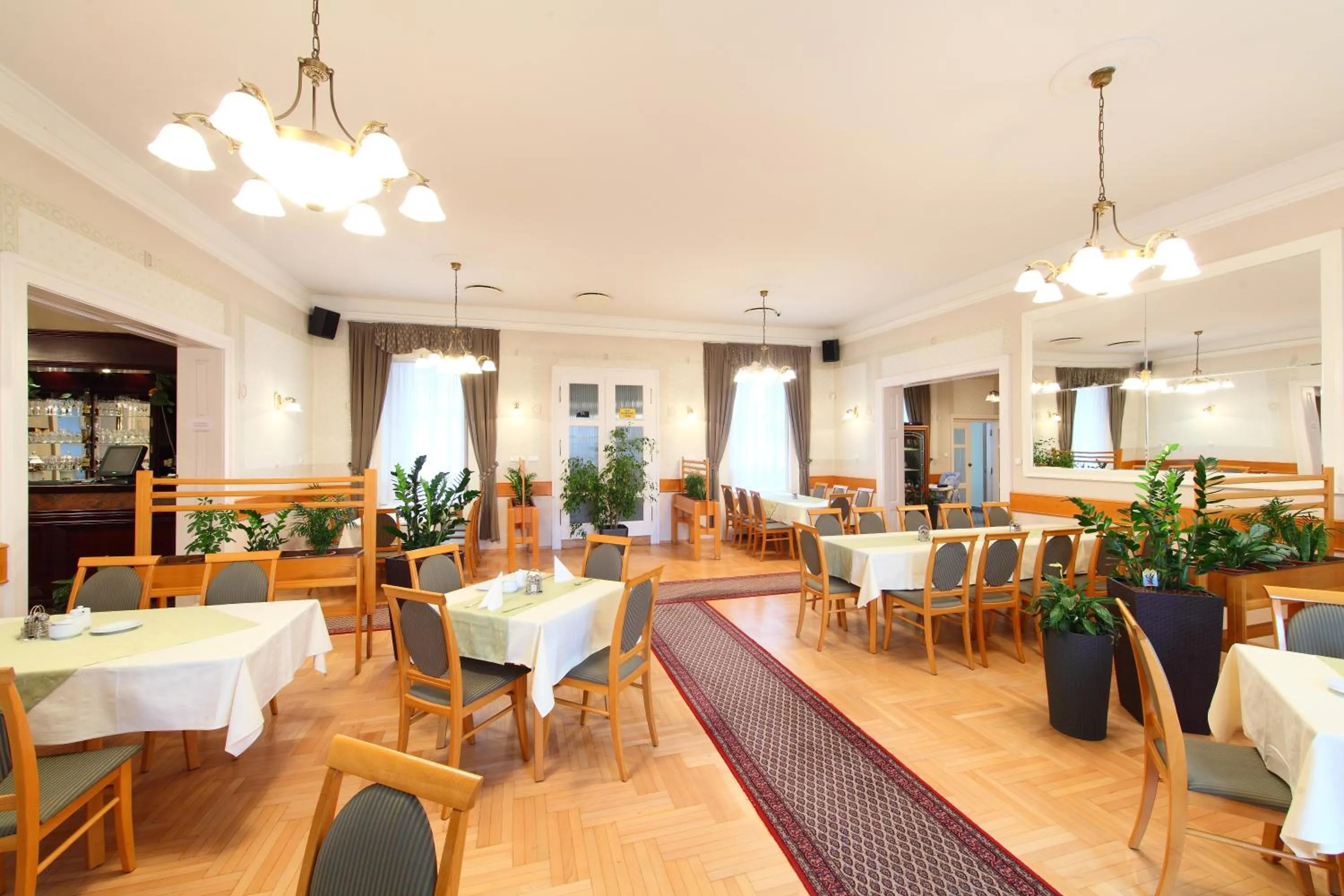 Restaurant/places to eat in Hotel Blaha Lujza