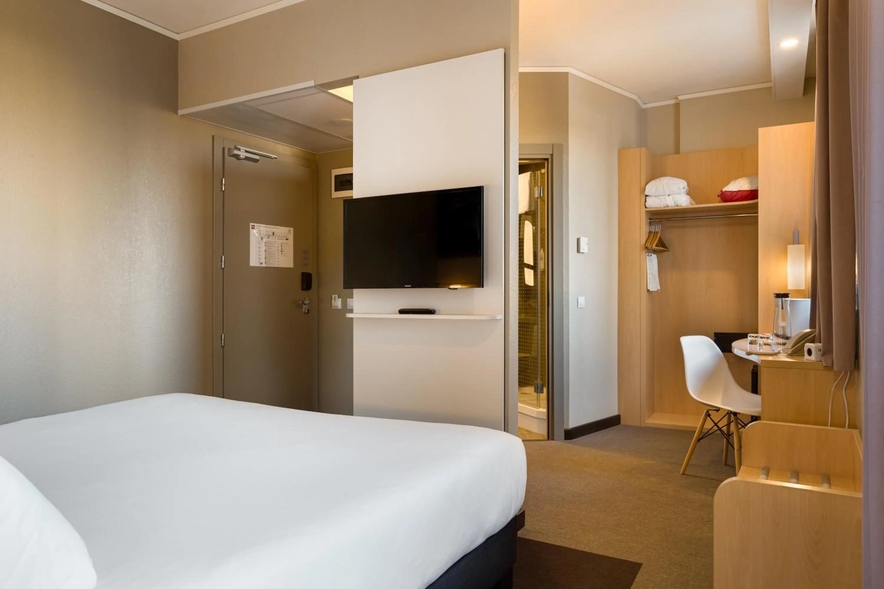 Bed in ibis Kyiv Railway Station