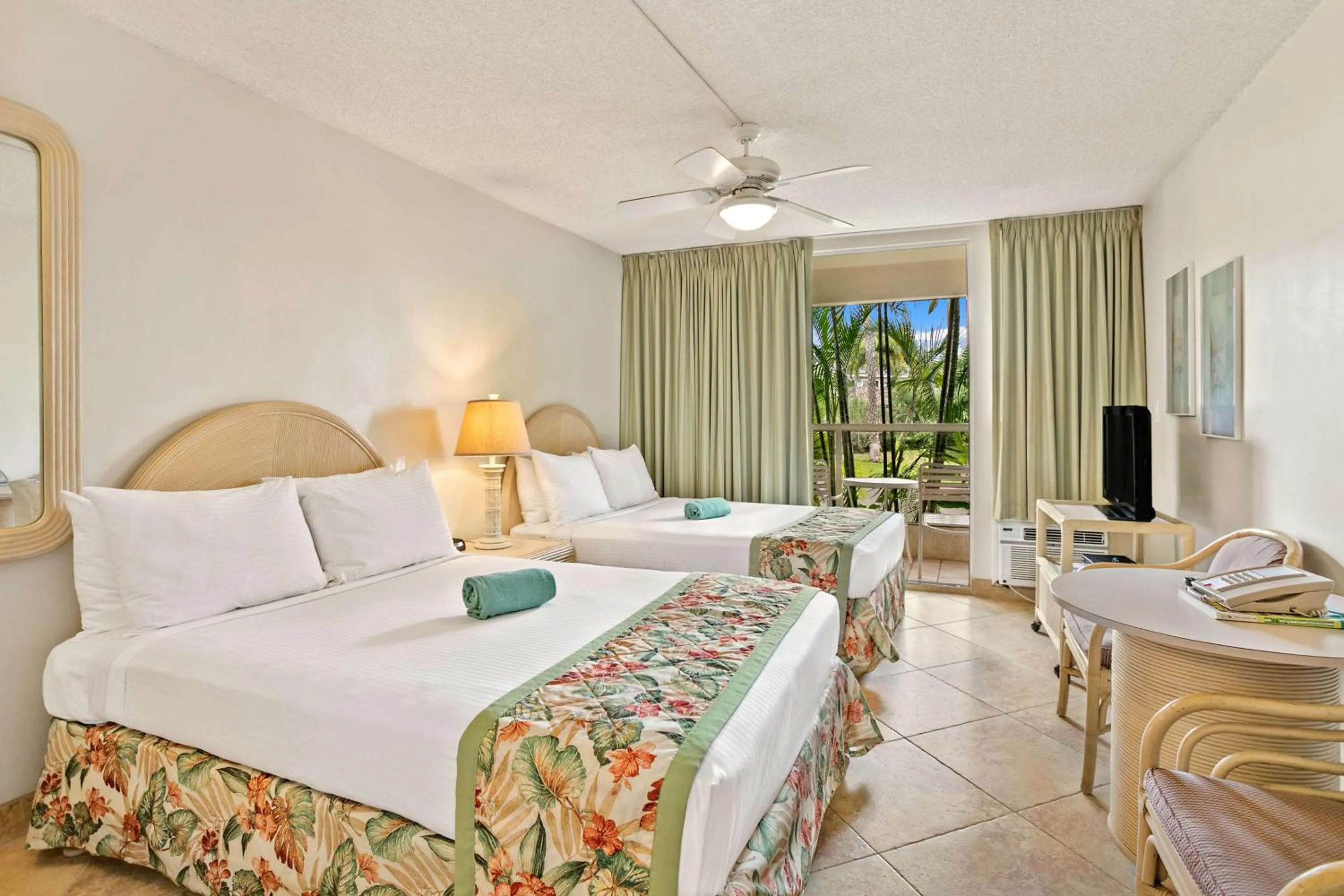 Bed in Aston at the Maui Banyan