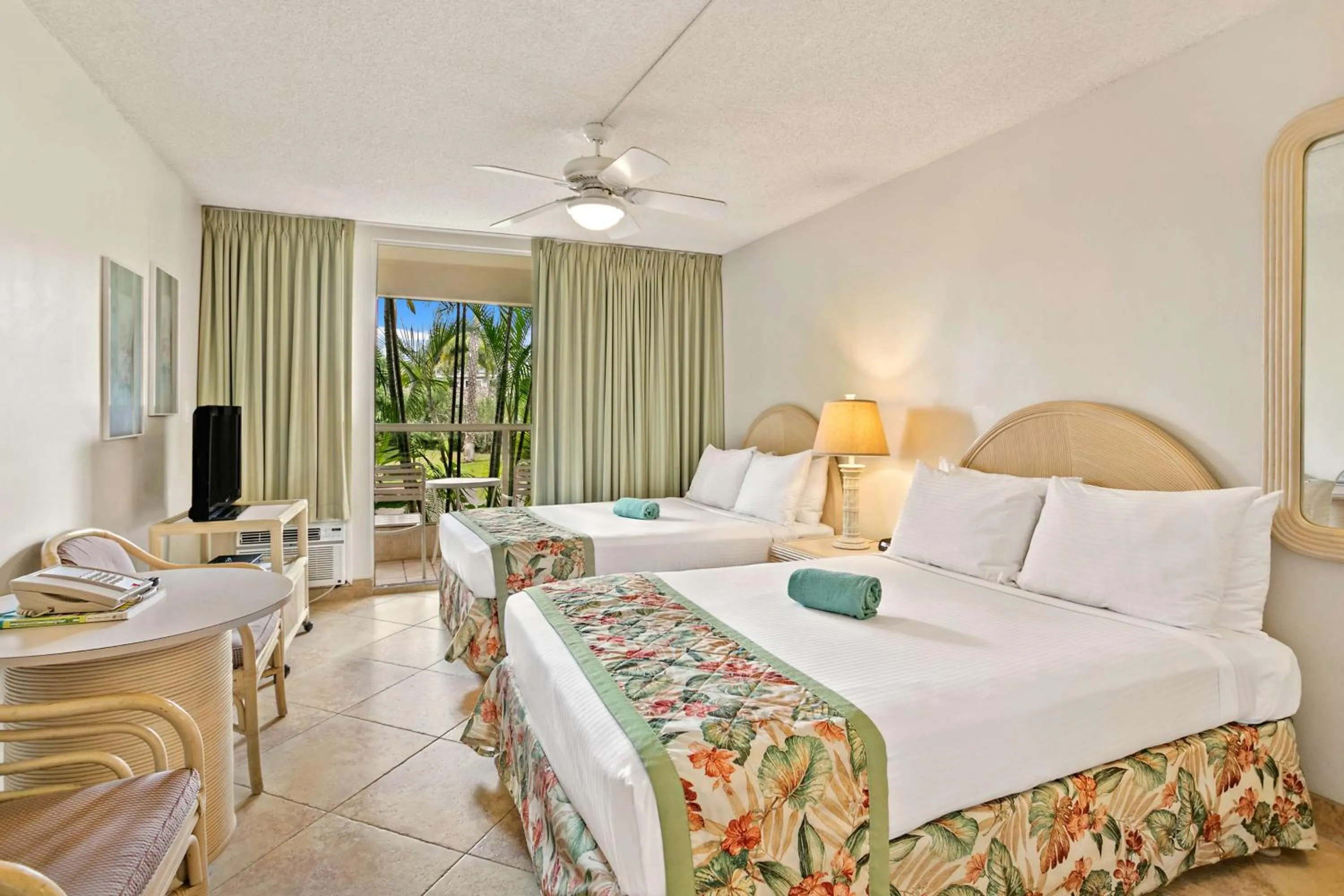 Bed in Aston at the Maui Banyan