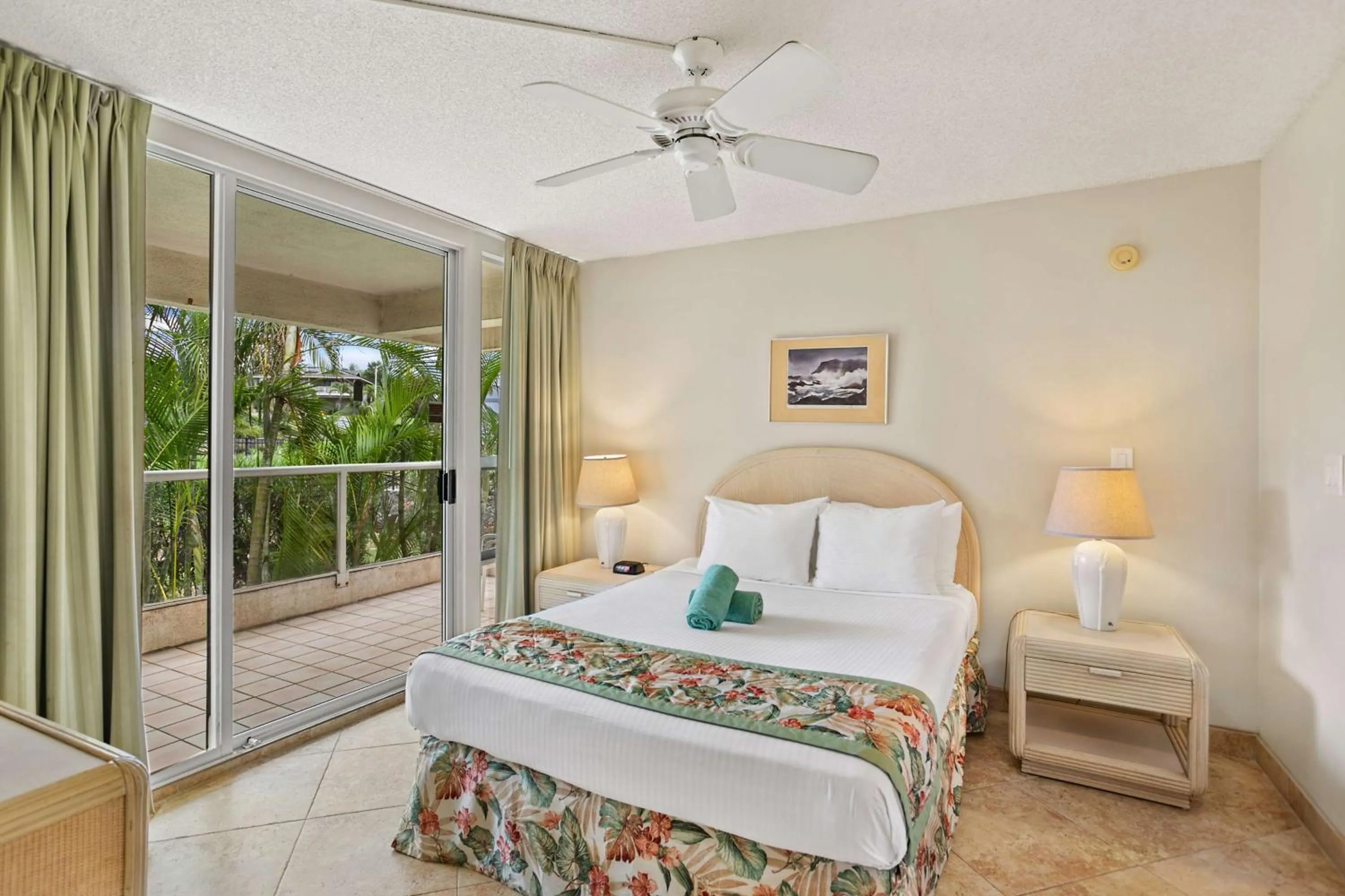 Bed in Aston at the Maui Banyan