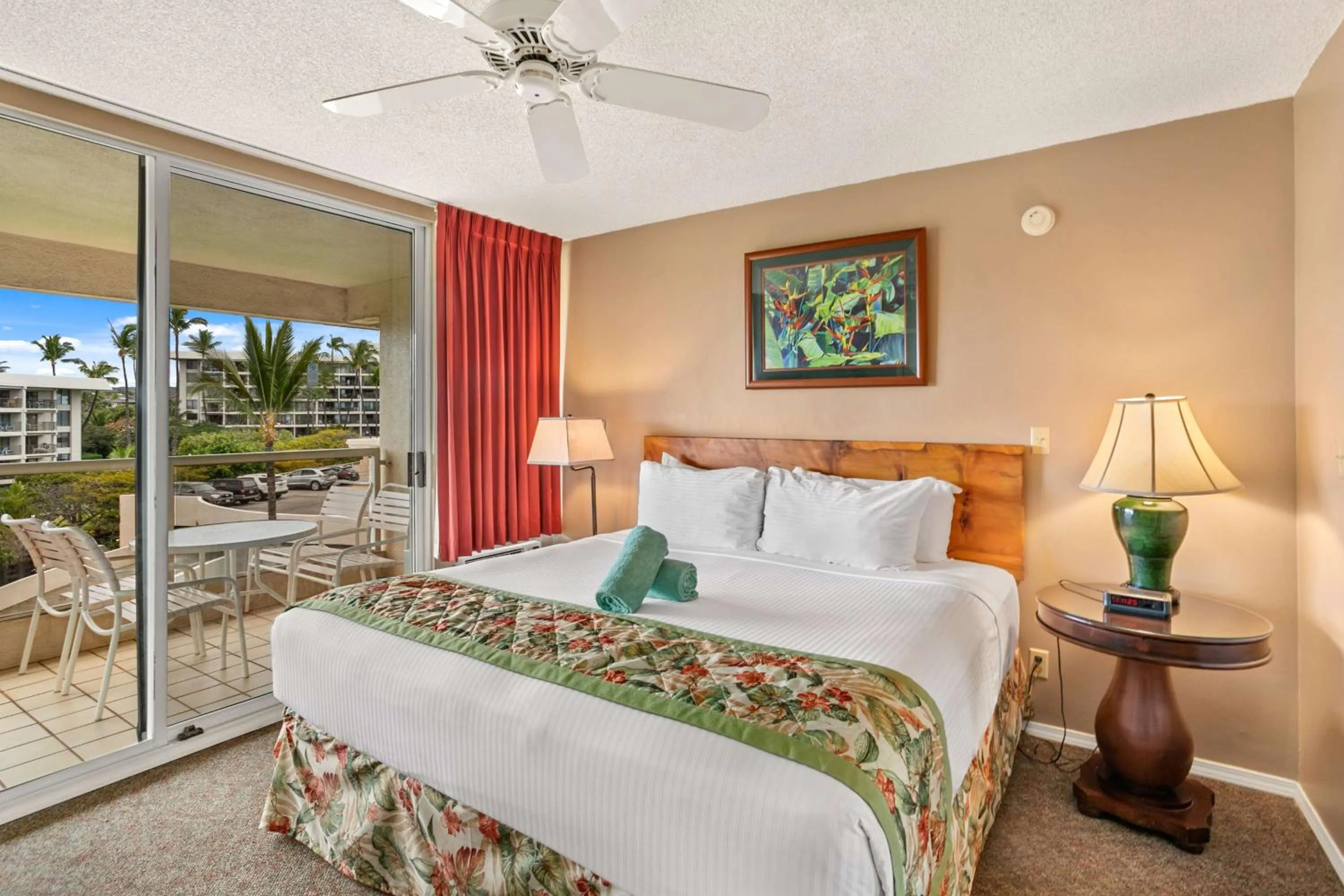 Bed in Aston at the Maui Banyan