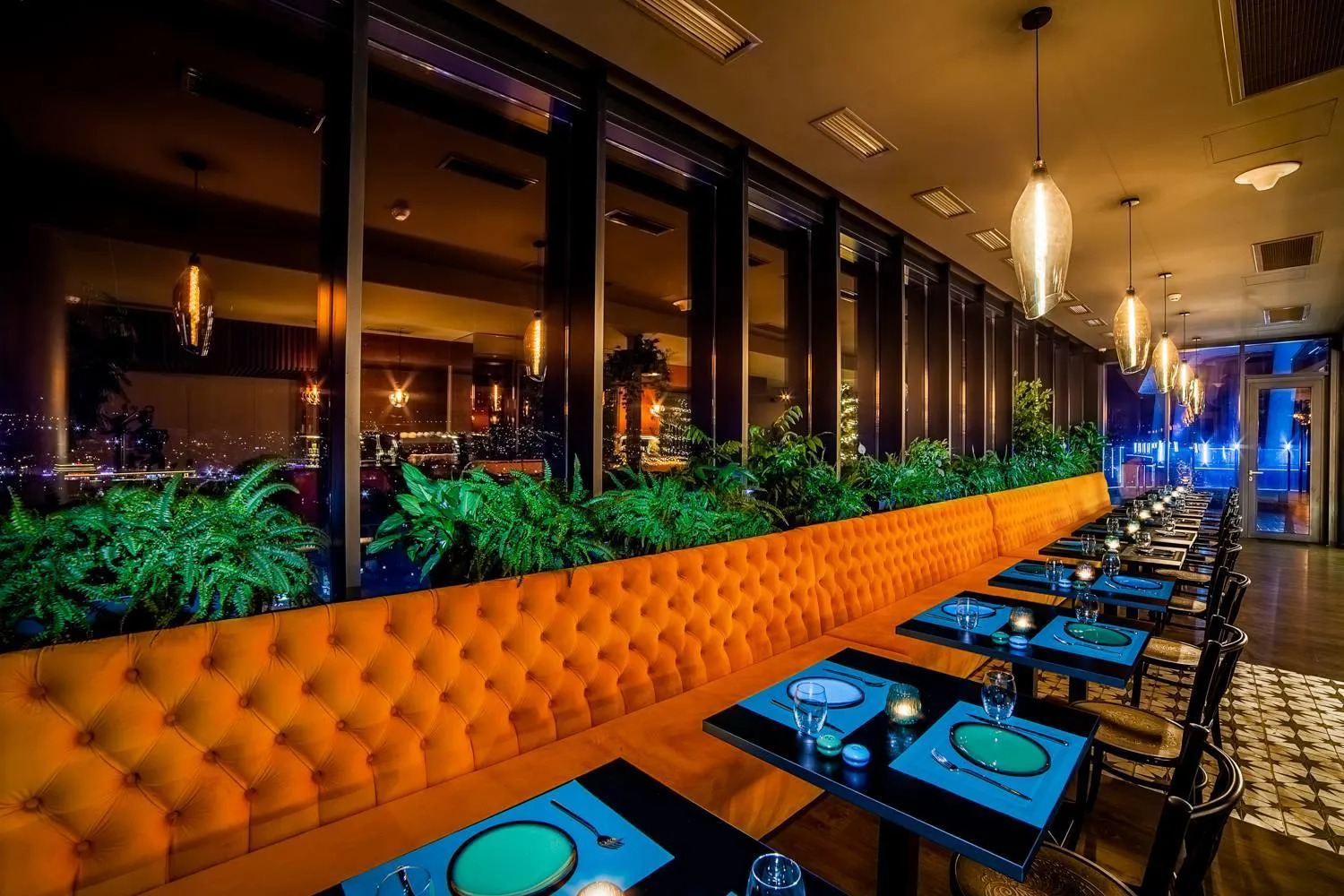 Restaurant/places to eat in King David Residence