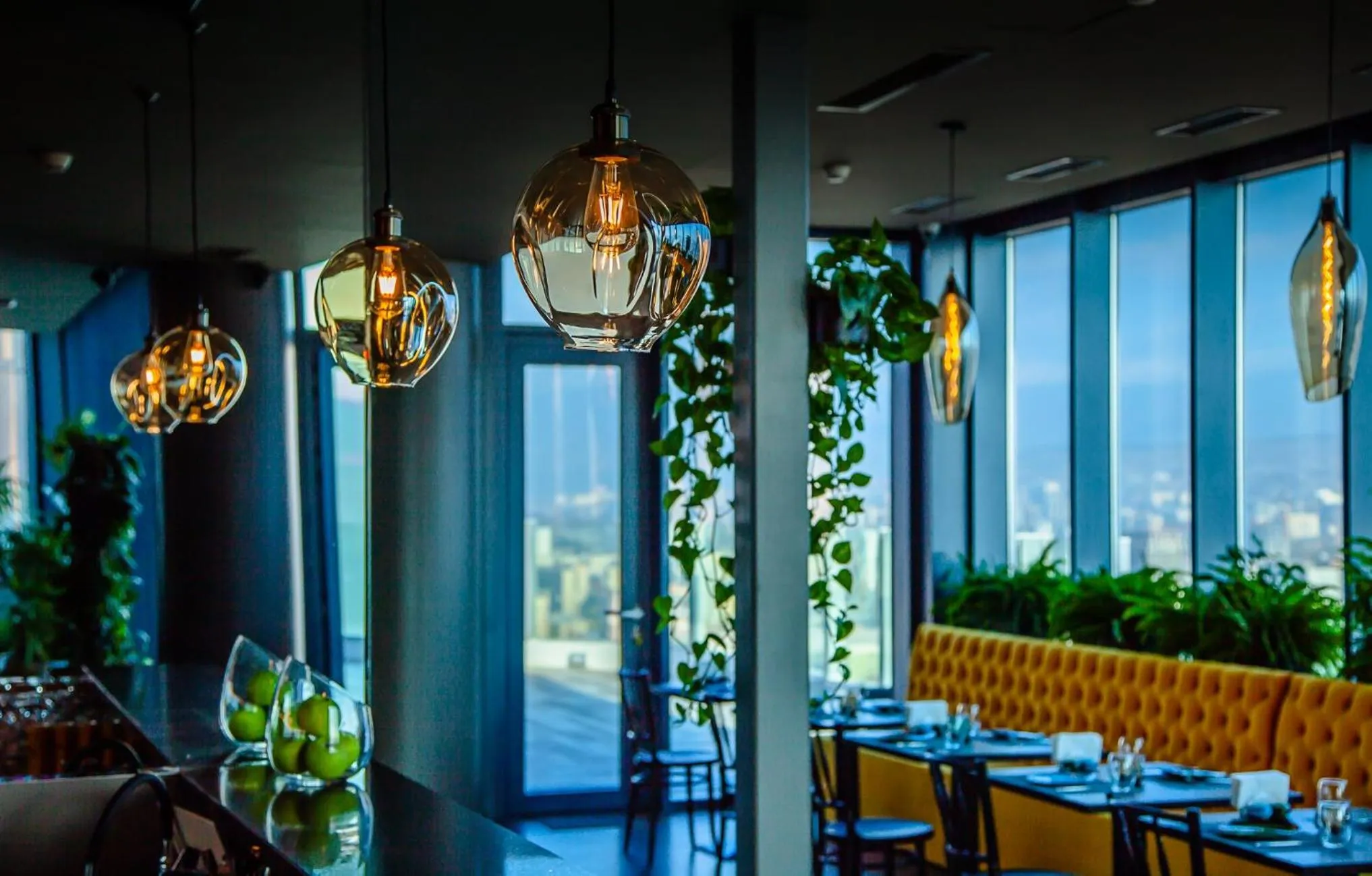 Restaurant/places to eat in King David Residence