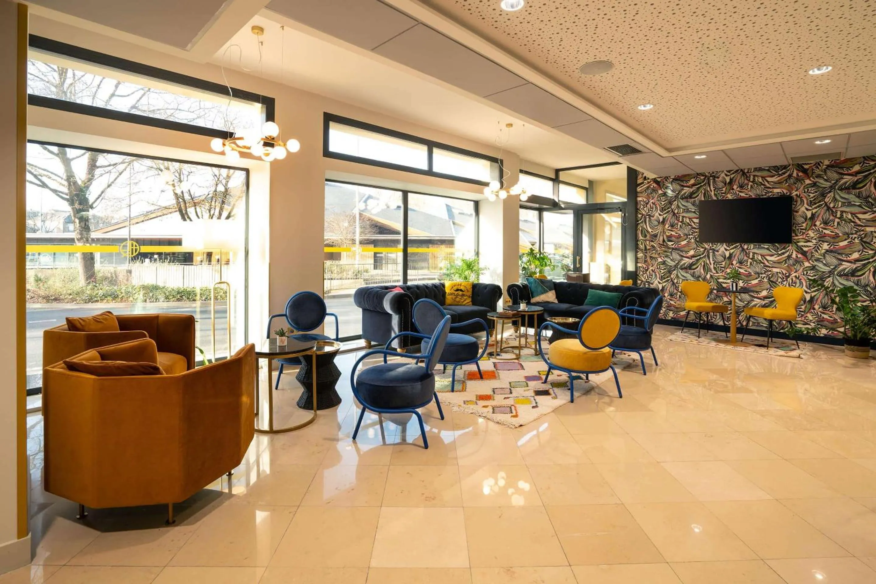 Lobby or reception in Best Western Hotel Le Quercy
