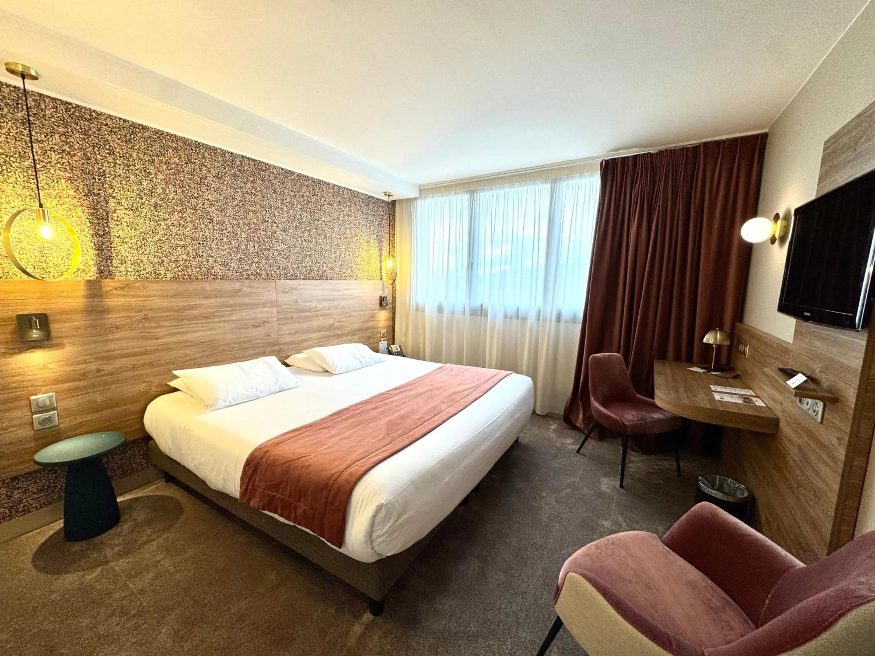 Photo of the whole room, Bed in Best Western Hotel Le Quercy