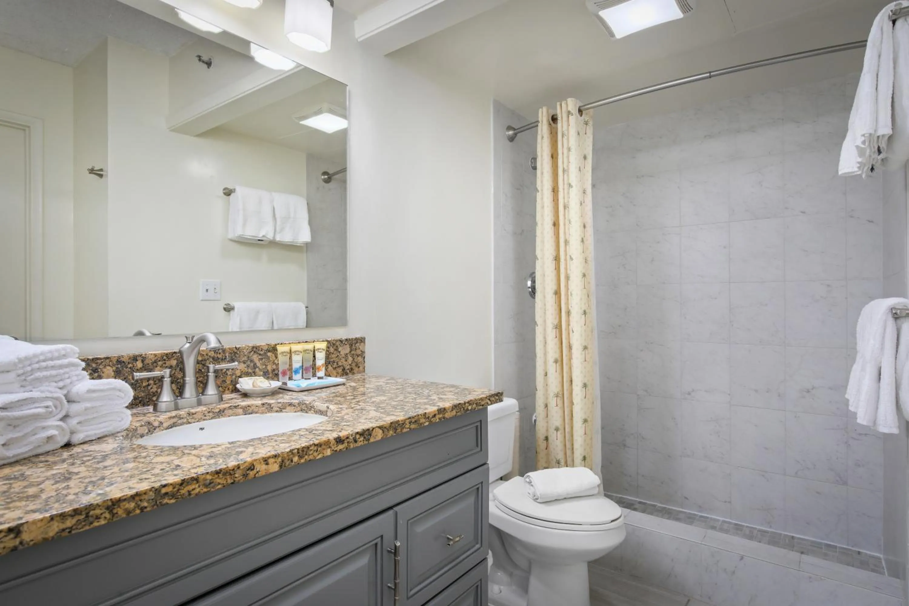 Shower in Aston at the Waikiki Banyan