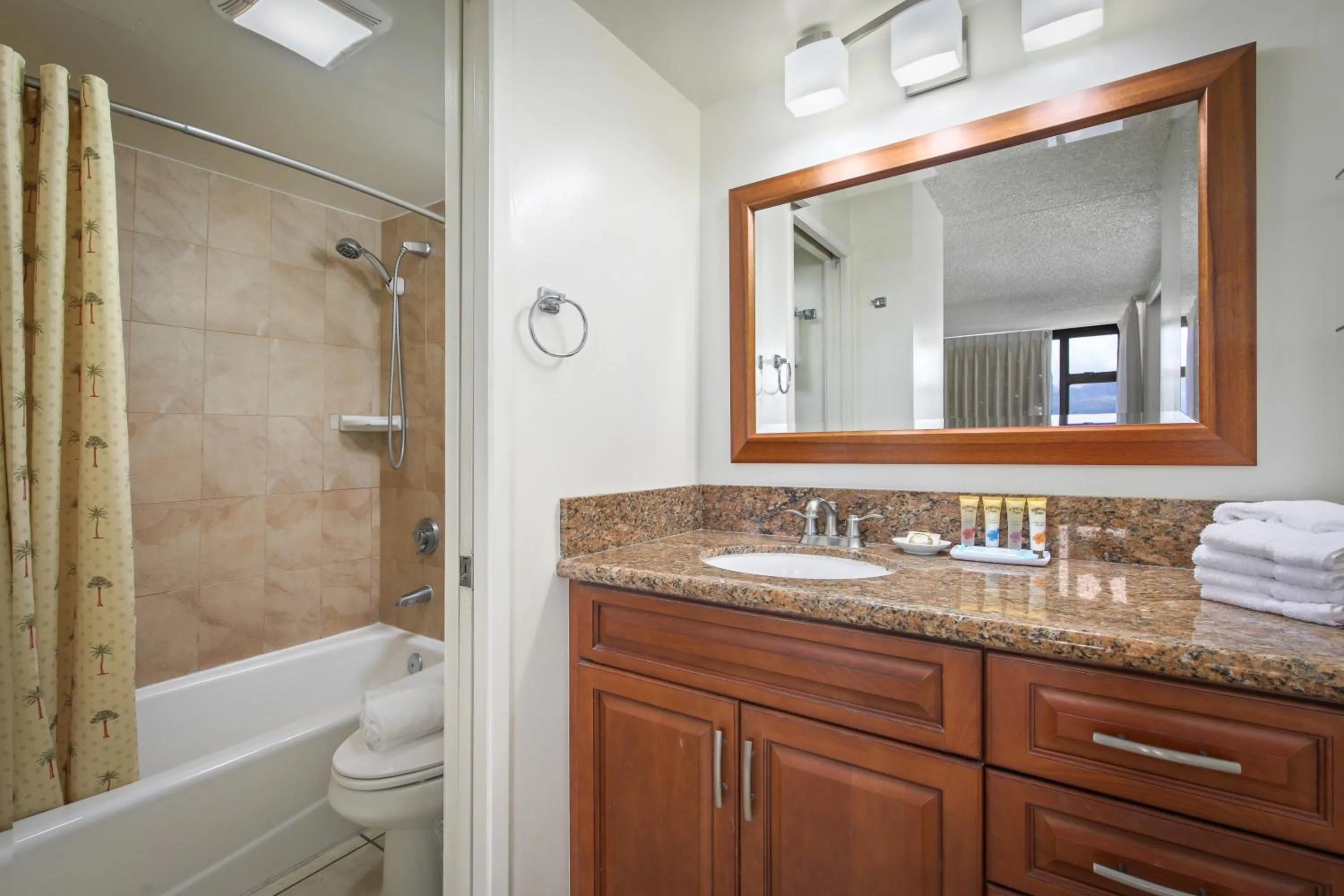 Shower in Aston at the Waikiki Banyan