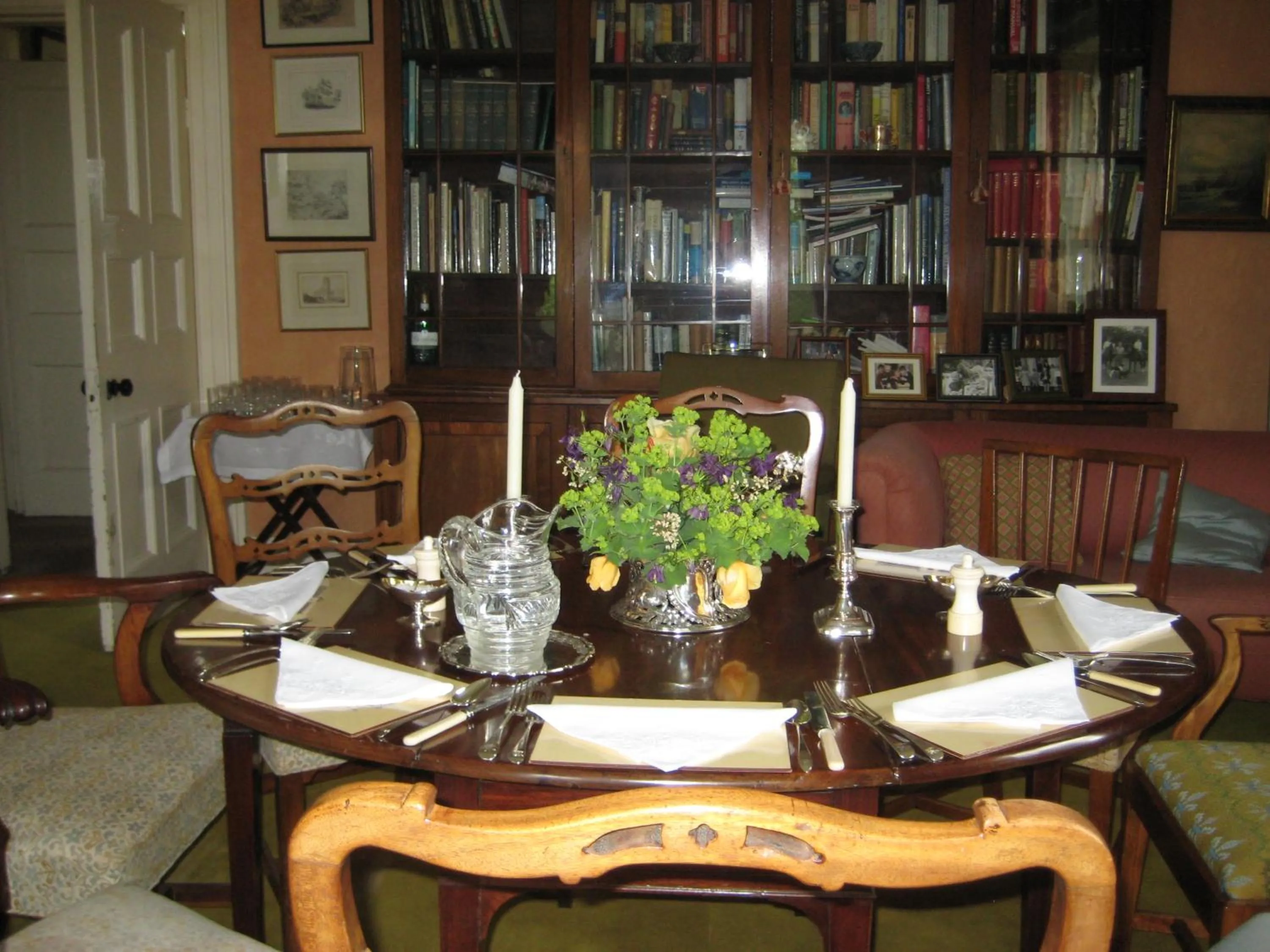 Library in Ballydugan Country House