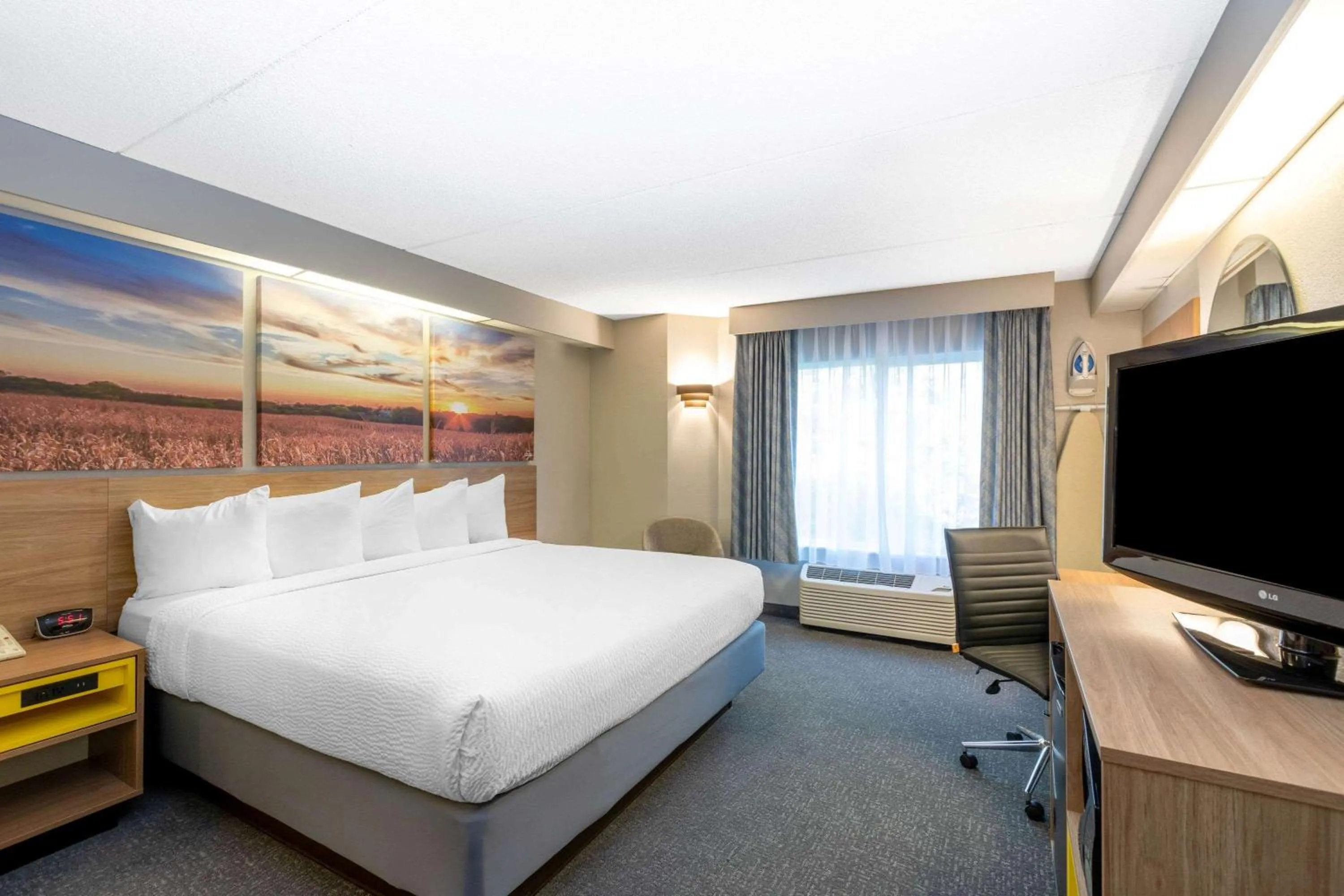 Photo of the whole room, Bed in Days Inn by Wyndham Eagan Minnesota Near Mall of America