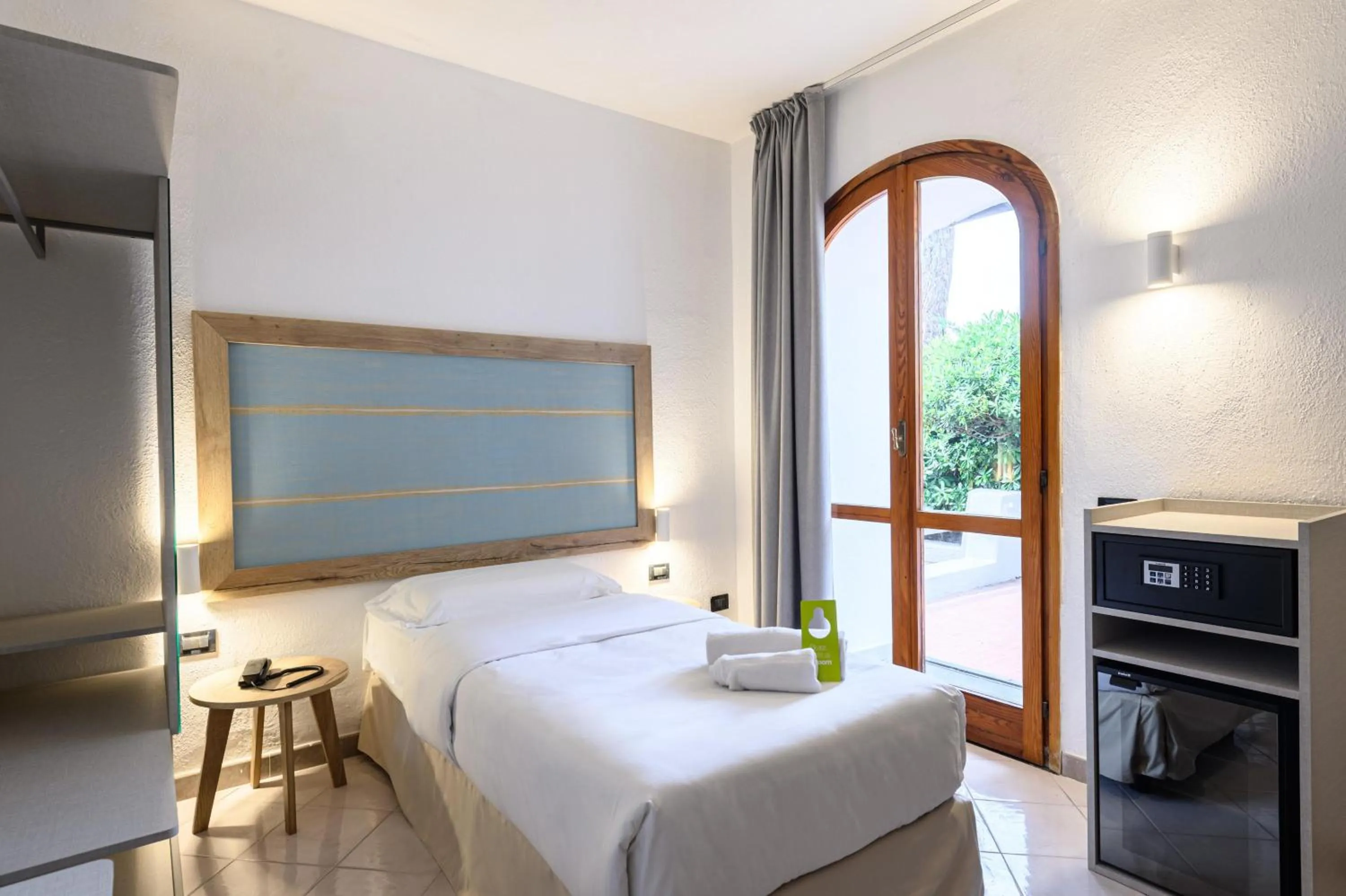 Photo of the whole room, Bed in B&B HOTEL Ischia San Nicola