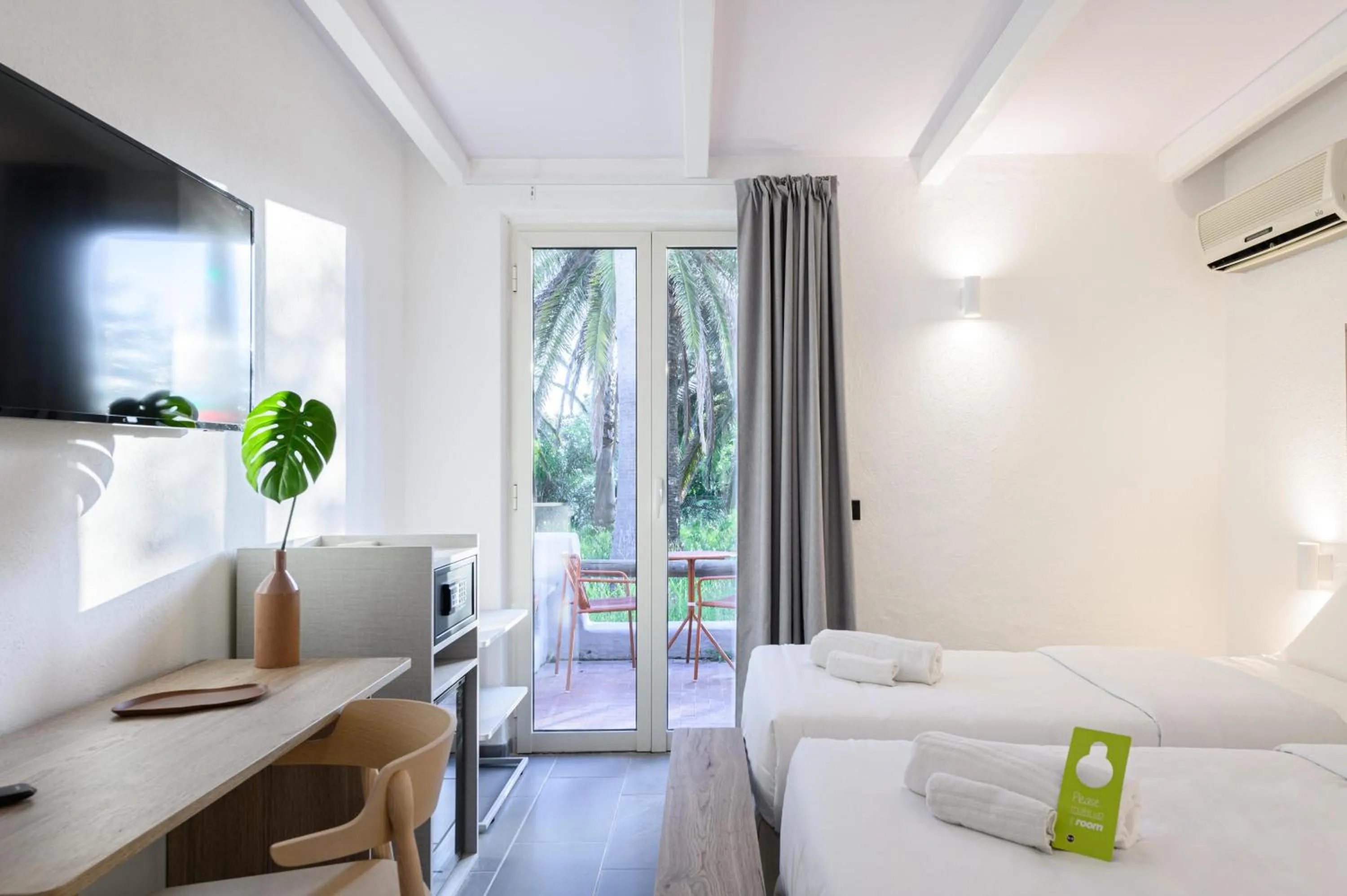 Photo of the whole room, Bed in B&B HOTEL Ischia San Nicola