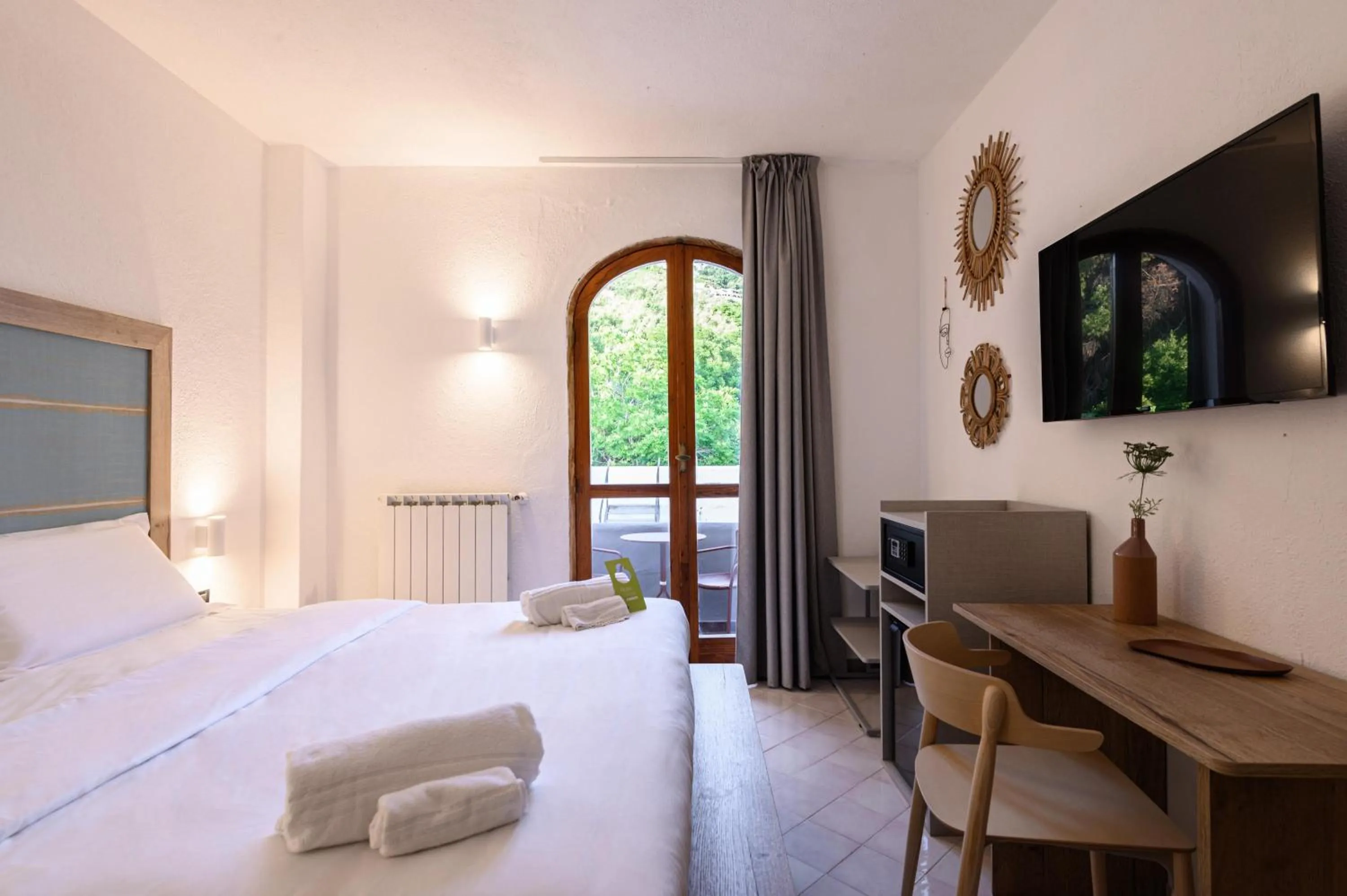 Photo of the whole room, Bed in B&B HOTEL Ischia San Nicola