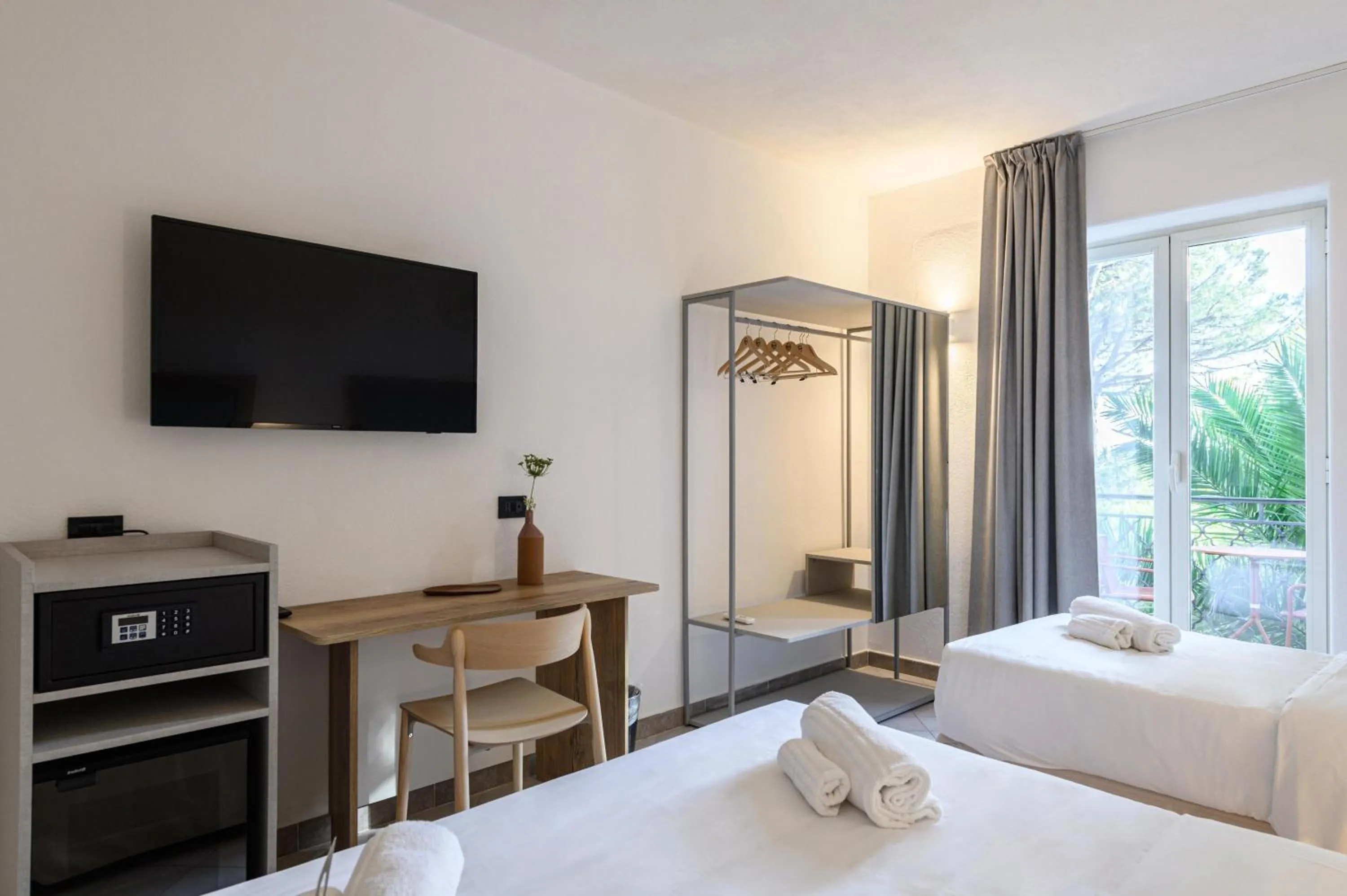 Photo of the whole room, Bed in B&B HOTEL Ischia San Nicola