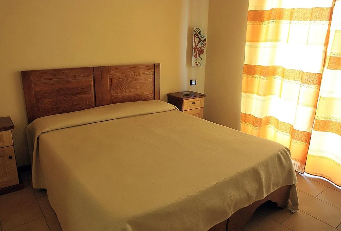 Day, Bed in Hotel Fly