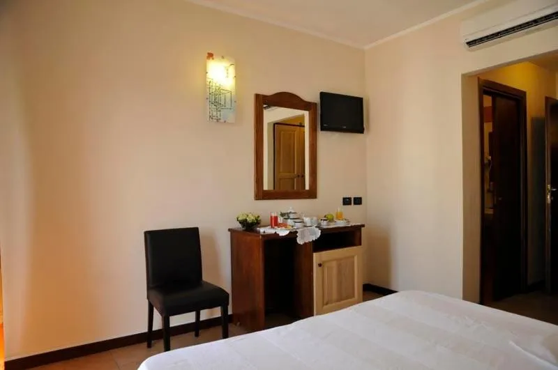 Decorative detail, Bed in Hotel Fly