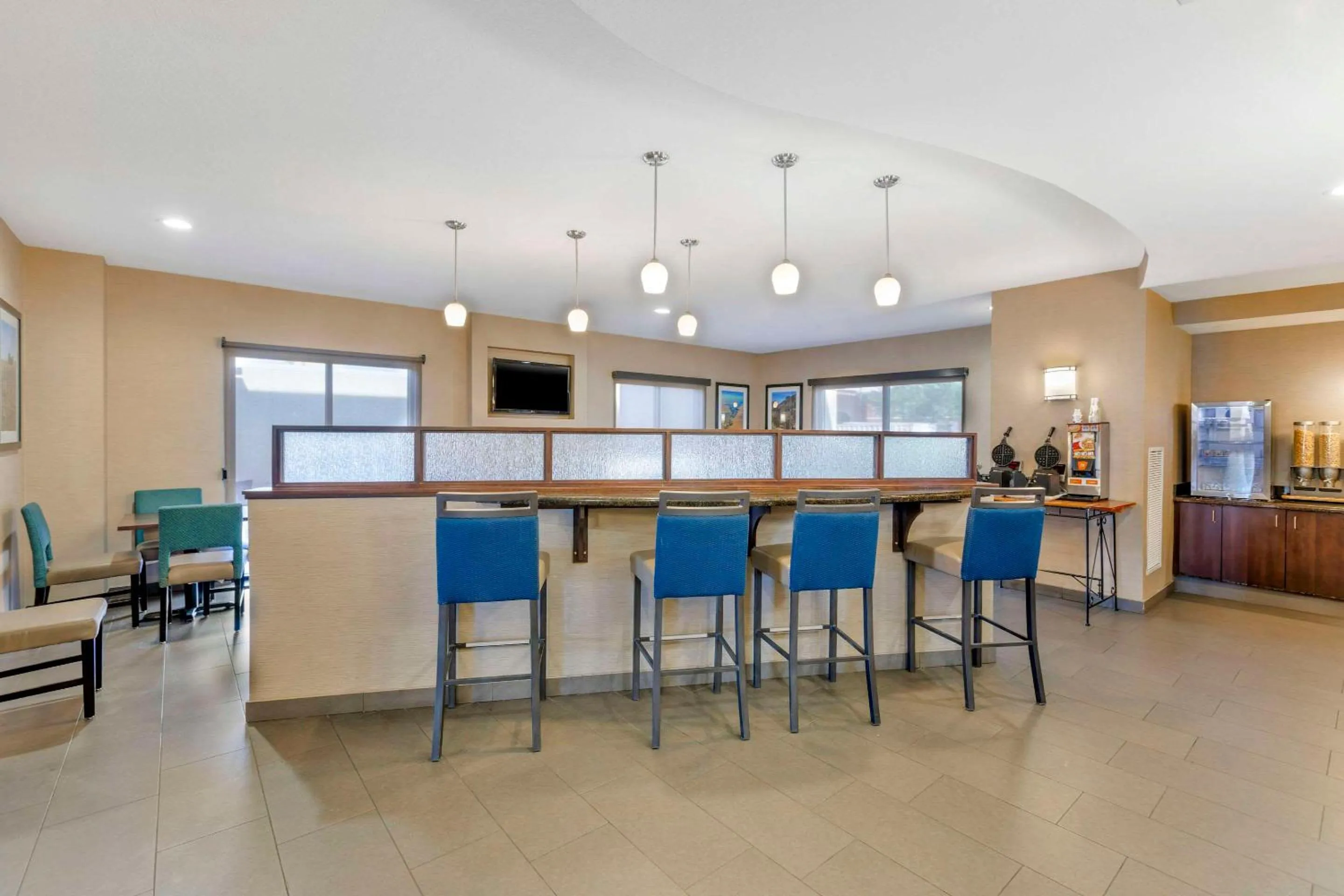 Coffee/tea facilities in Comfort Suites Blythe