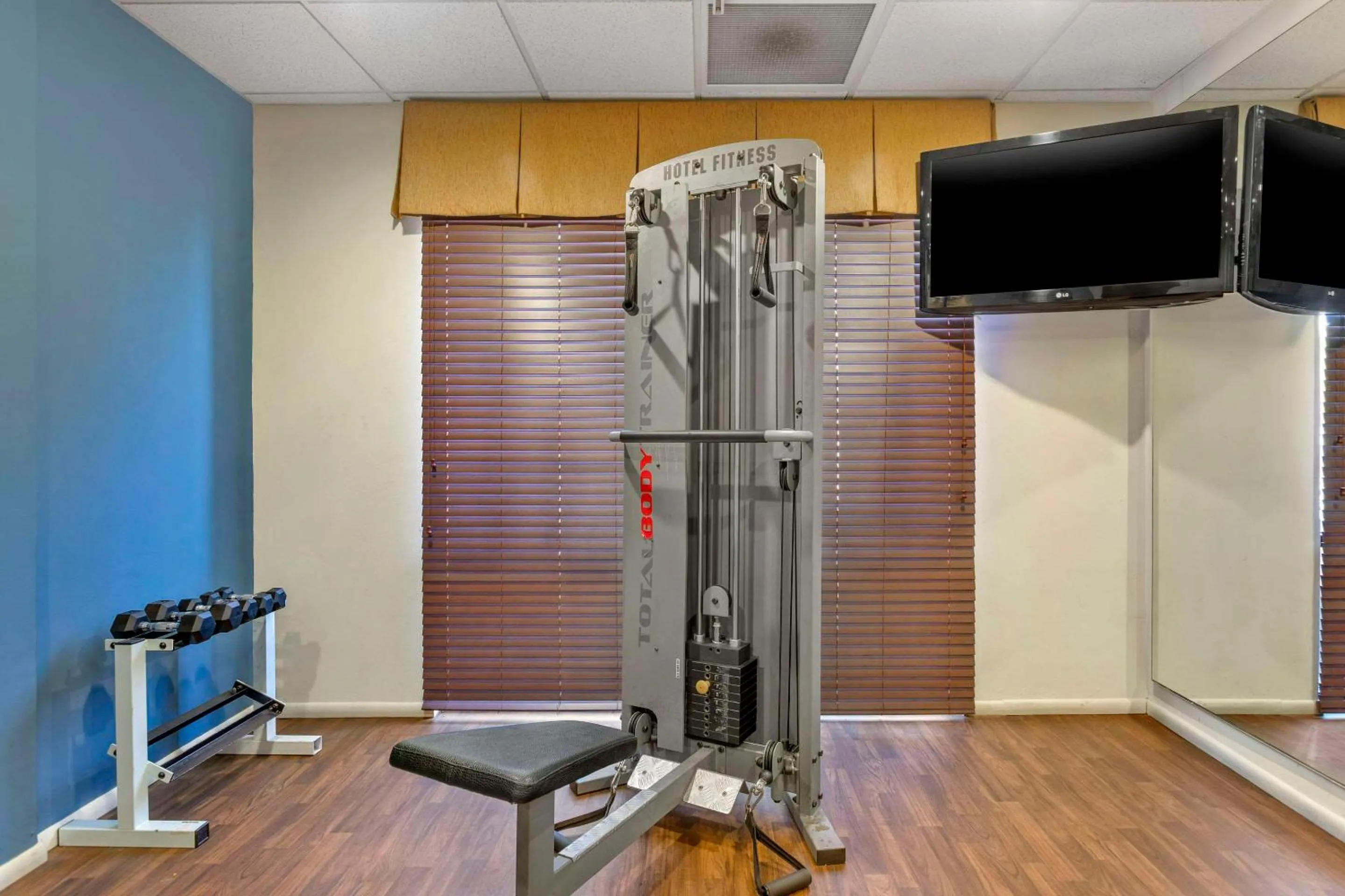 TV and multimedia in Comfort Suites Blythe