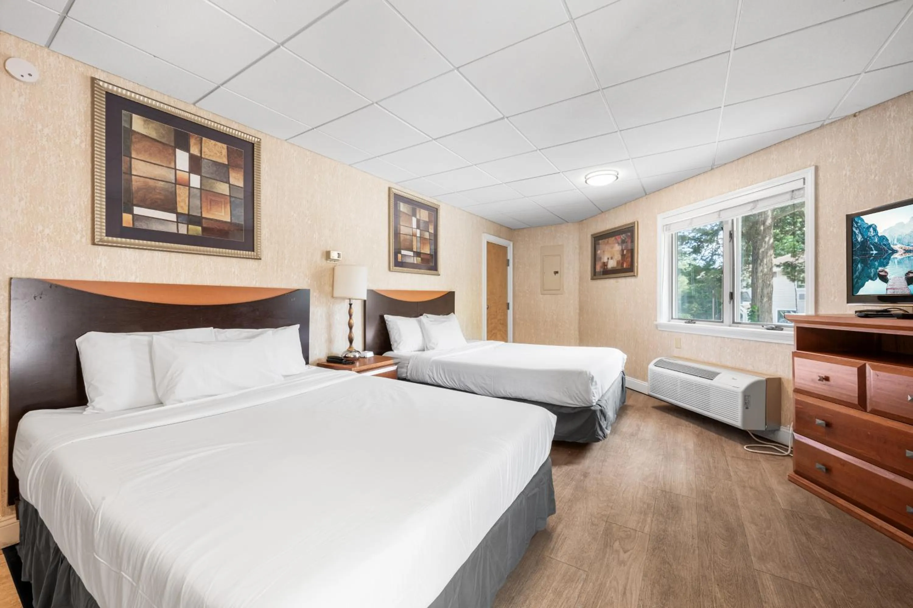 Bed in Cedar Park Inn