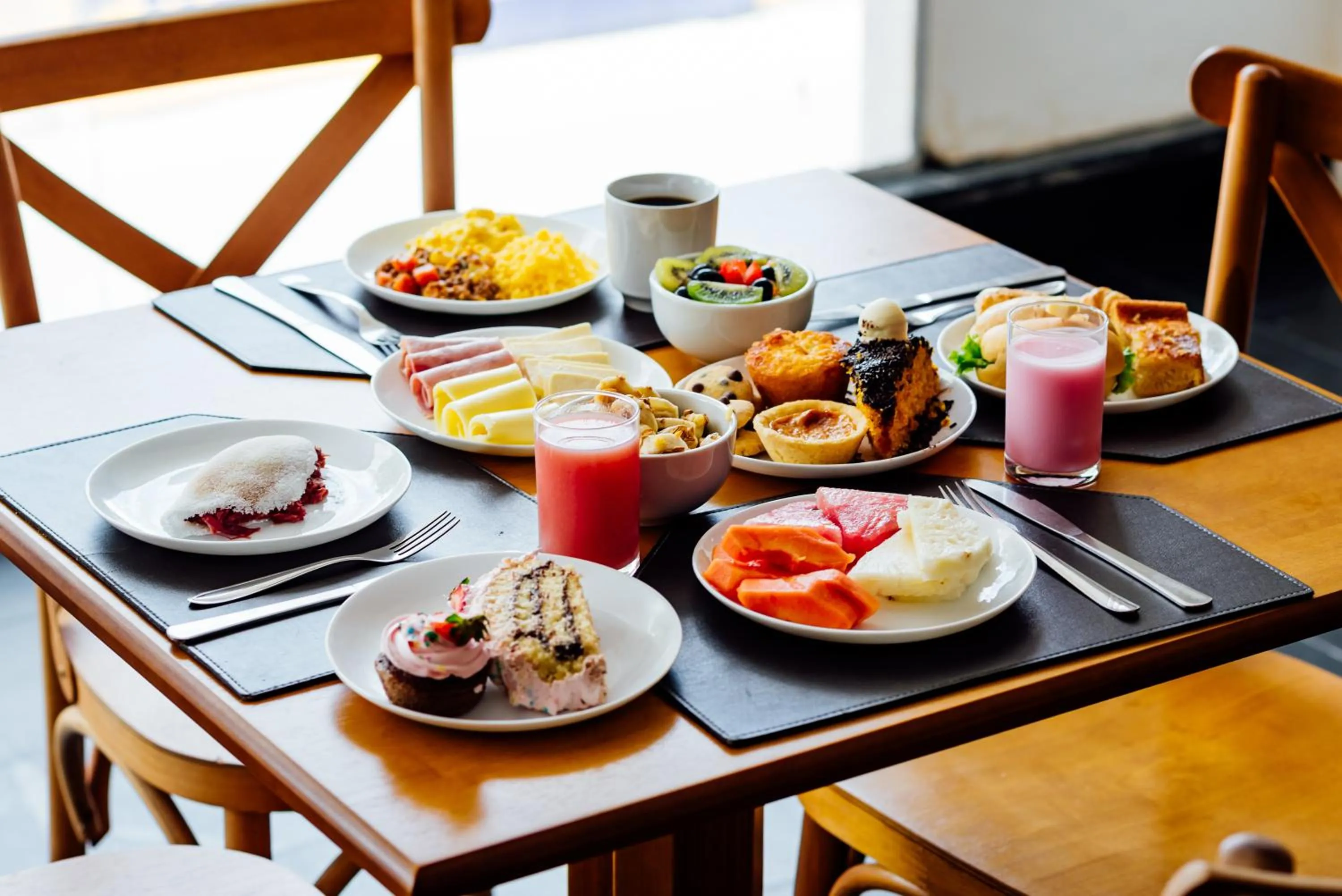 Breakfast in El Aram Beach Express