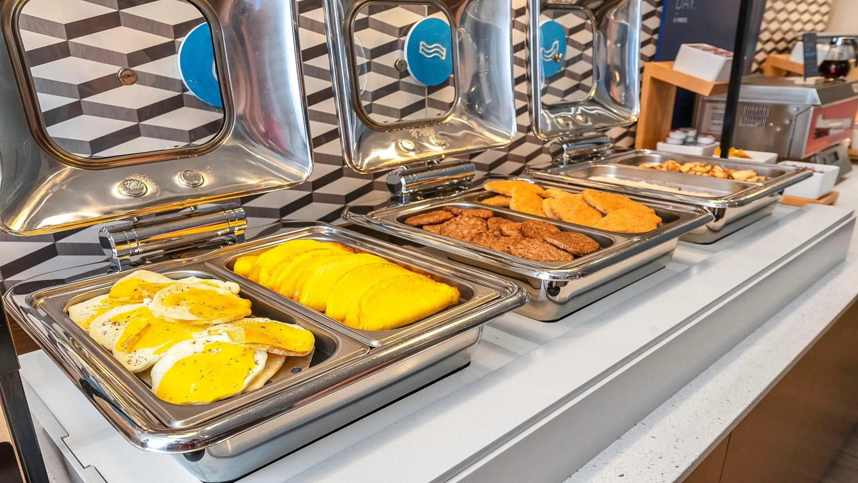 Breakfast in Holiday Inn Express Palestine by IHG