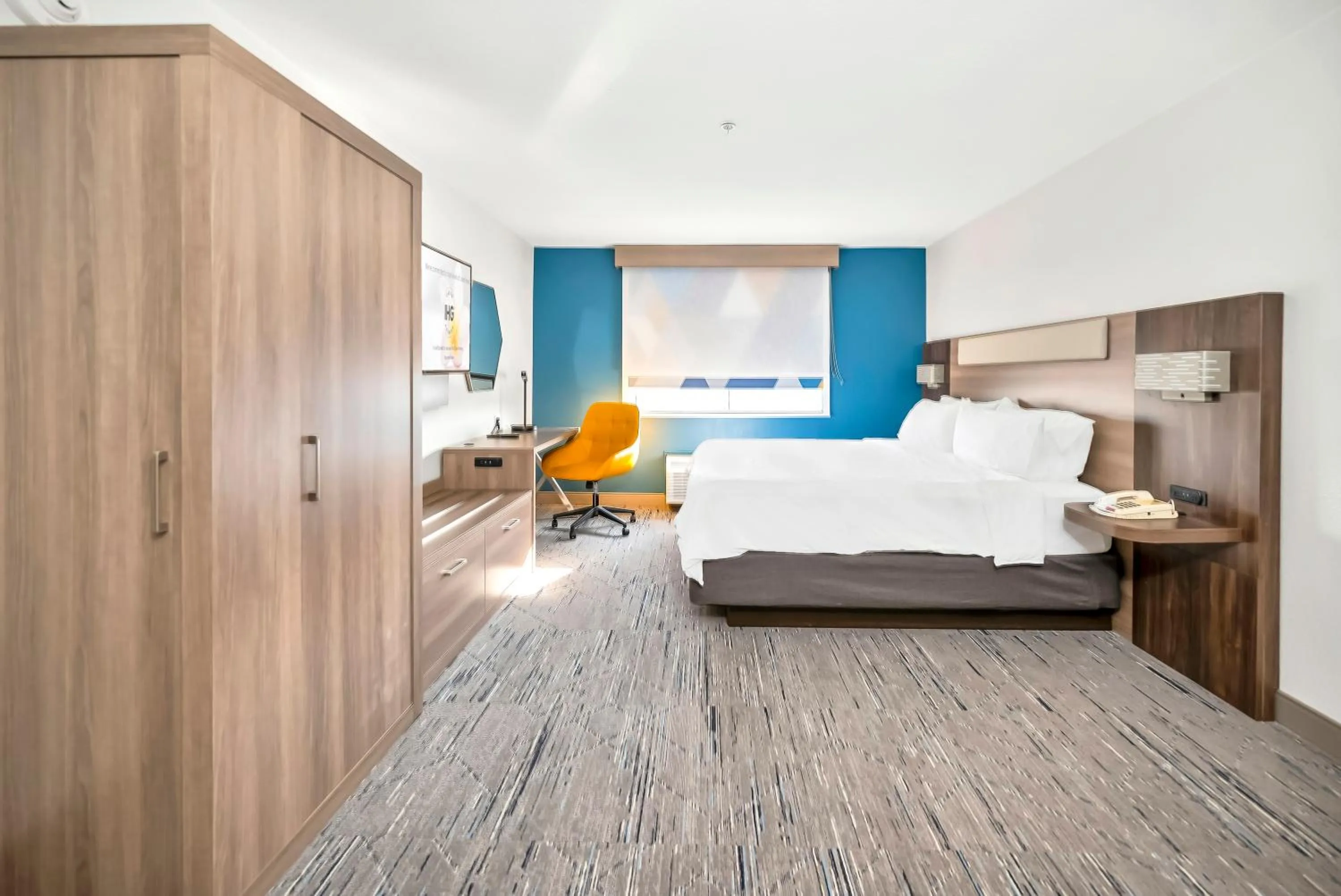 Guests, Bed in Holiday Inn Express Palestine by IHG