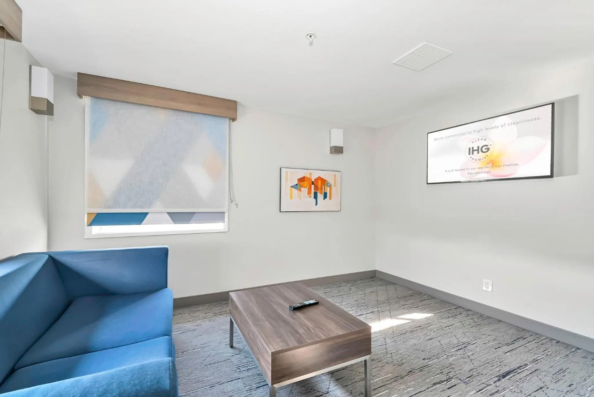 Photo of the whole room in Holiday Inn Express Palestine by IHG