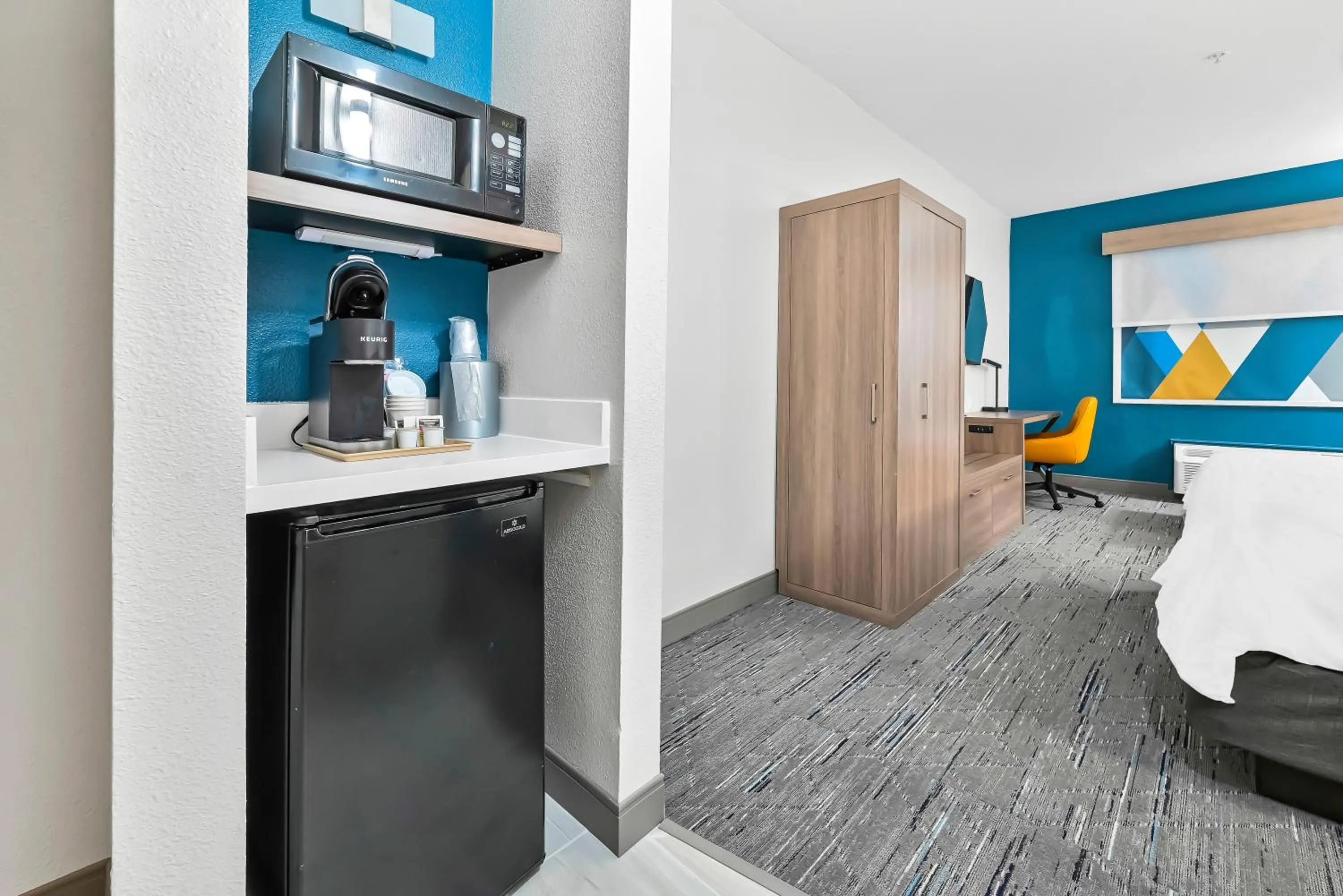 Guests, Bed in Holiday Inn Express Palestine by IHG