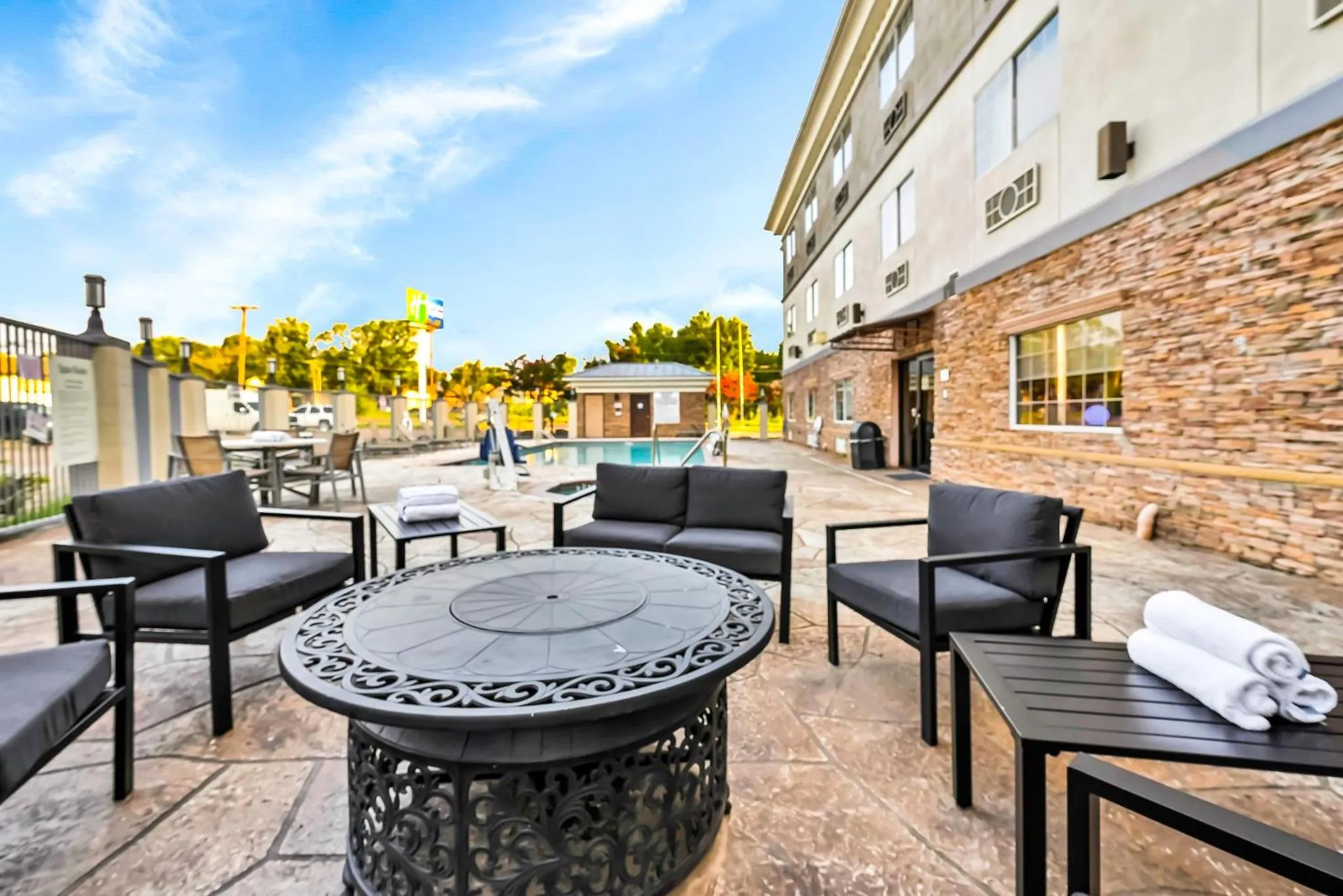 Swimming pool in Holiday Inn Express Palestine by IHG