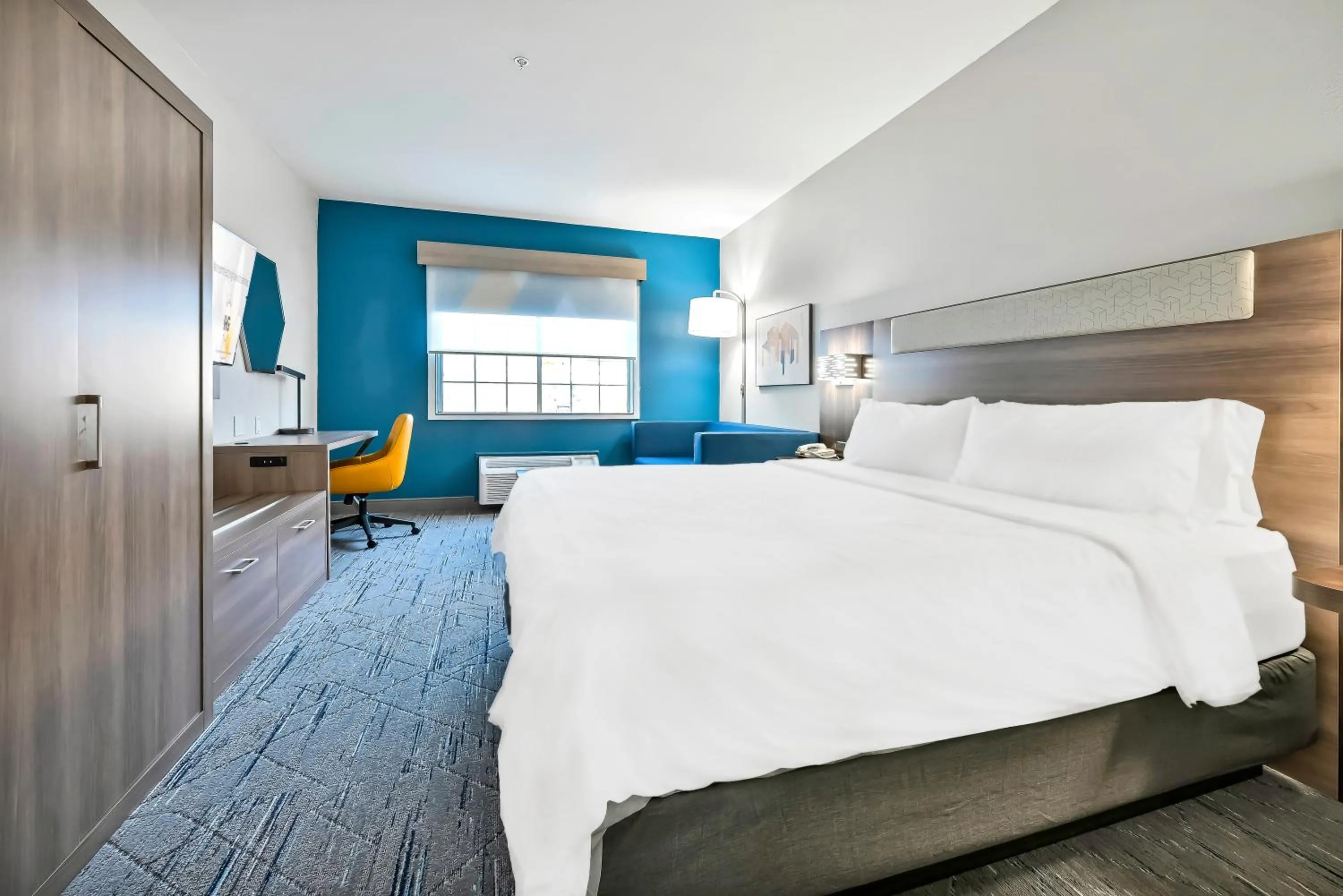 Guests, Bed in Holiday Inn Express Palestine by IHG
