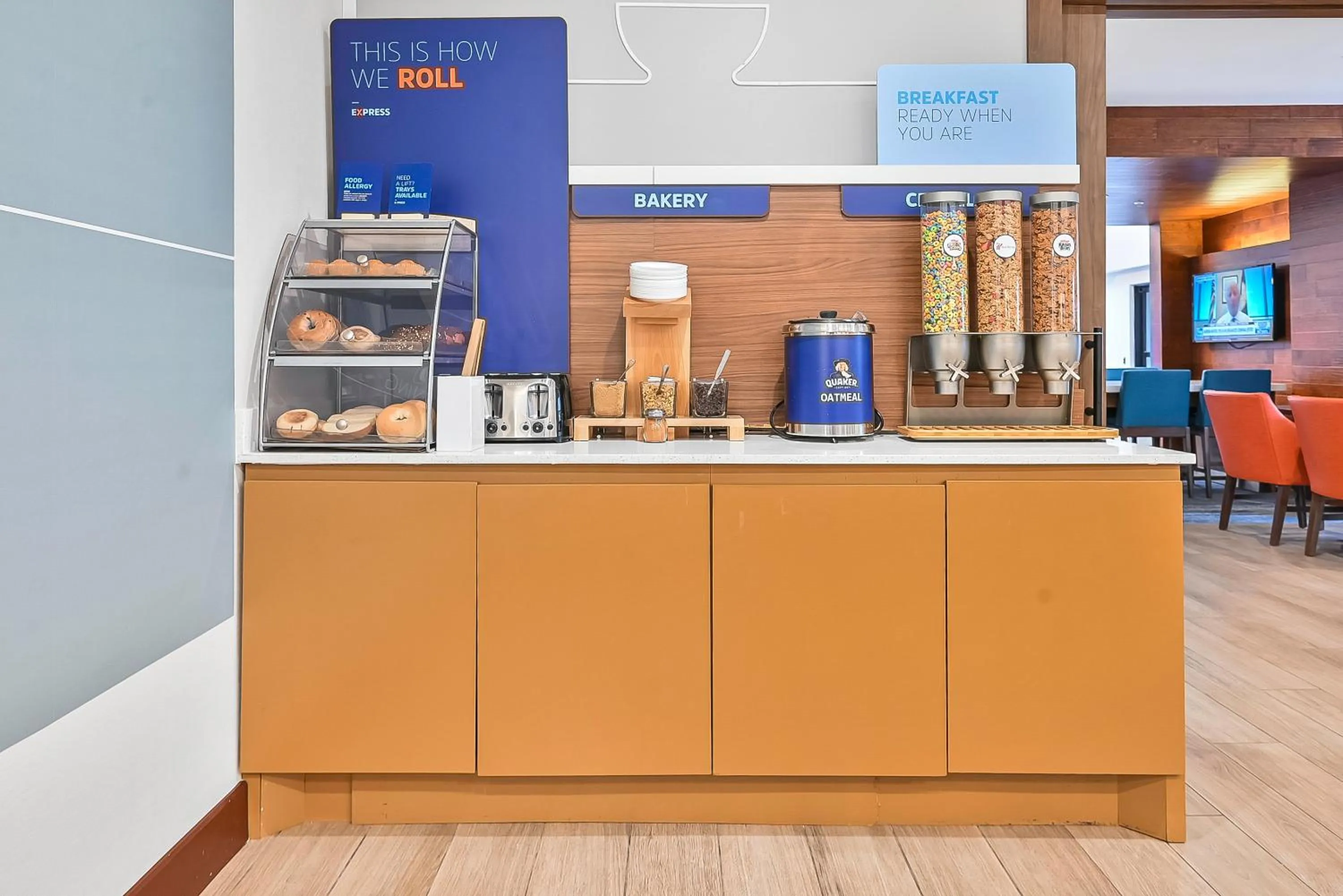 Breakfast in Holiday Inn Express Palestine by IHG