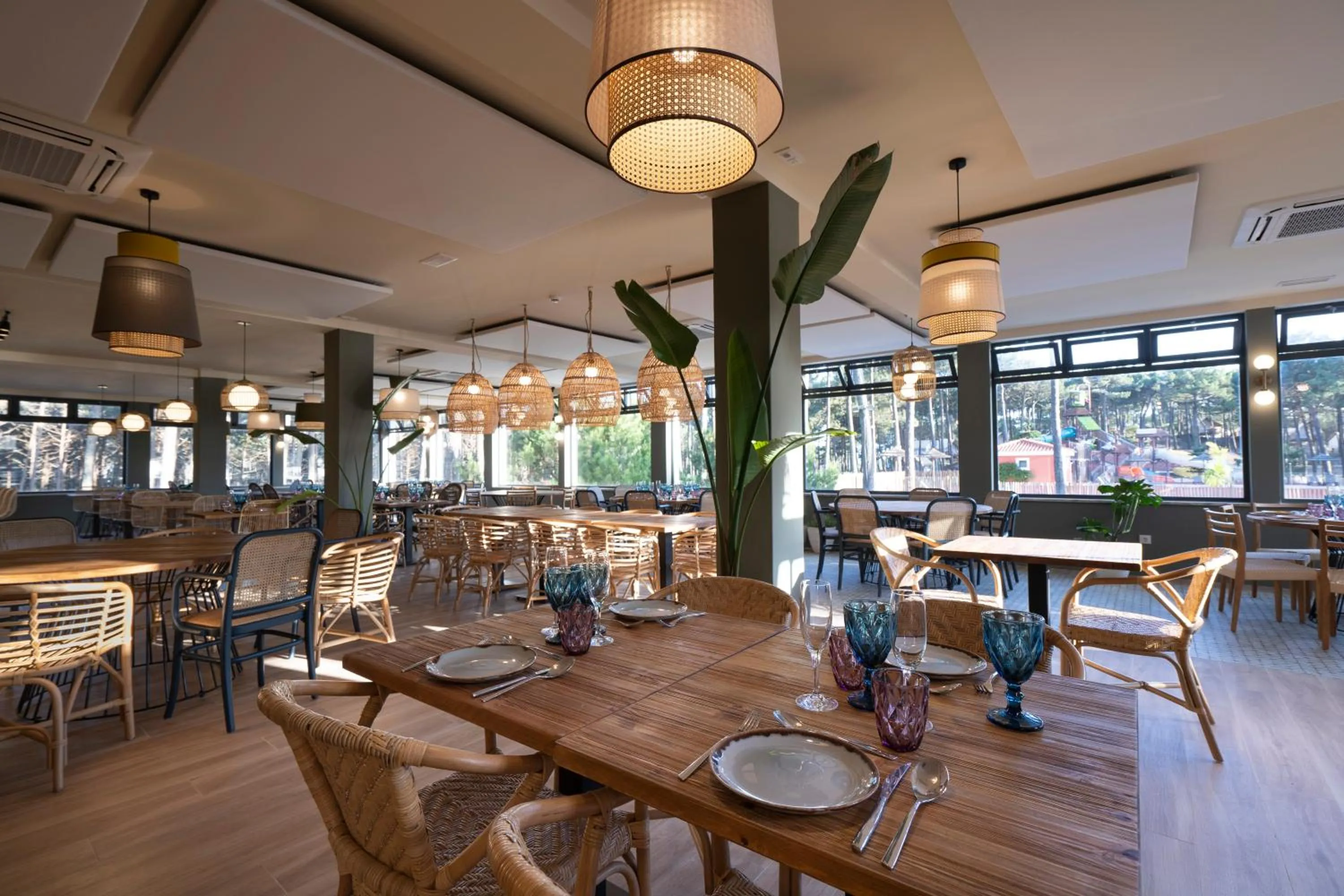 Restaurant/places to eat in Ohai Nazaré Outdoor Resort