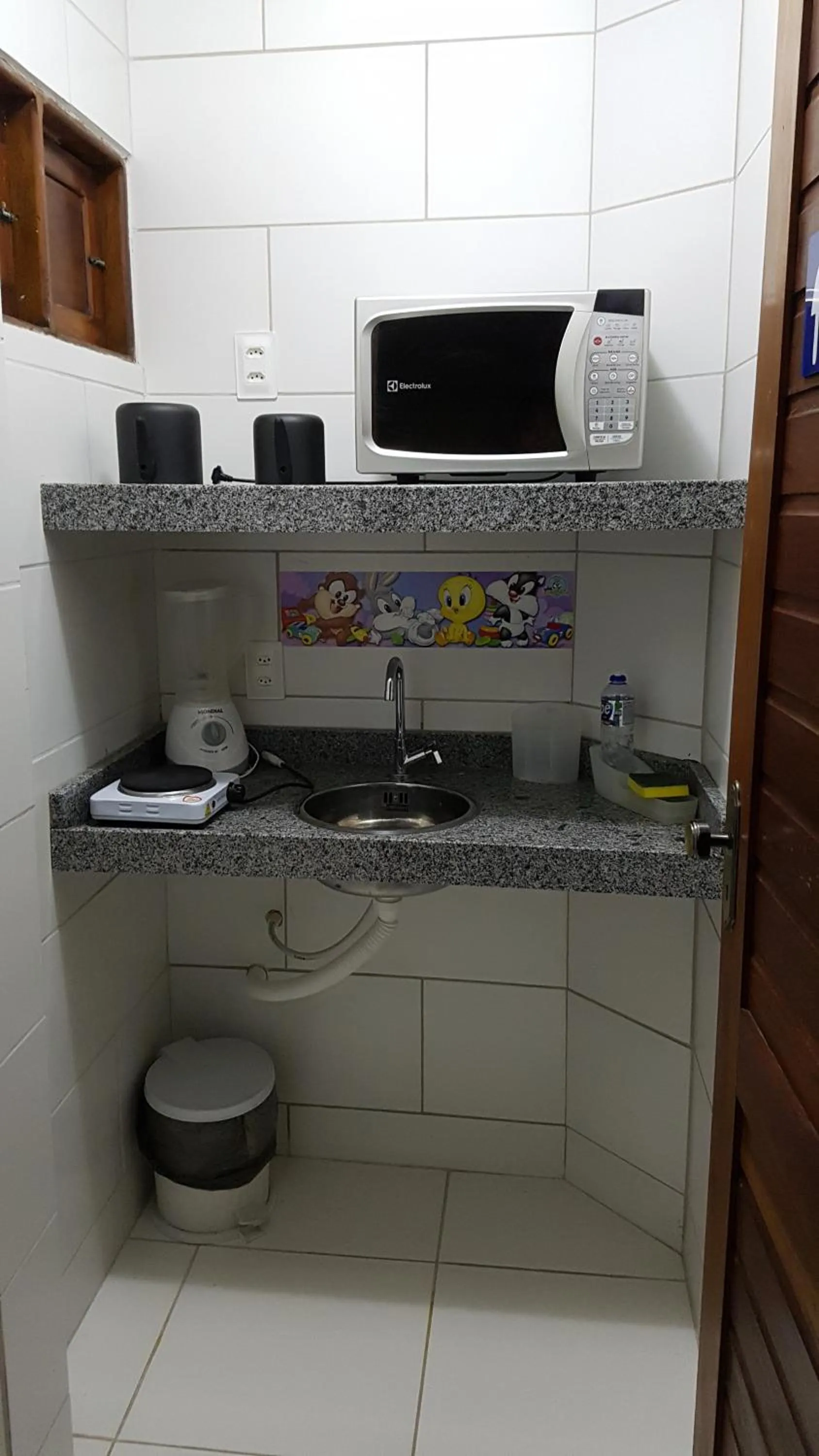 Communal kitchen in Pousada Blue Viking