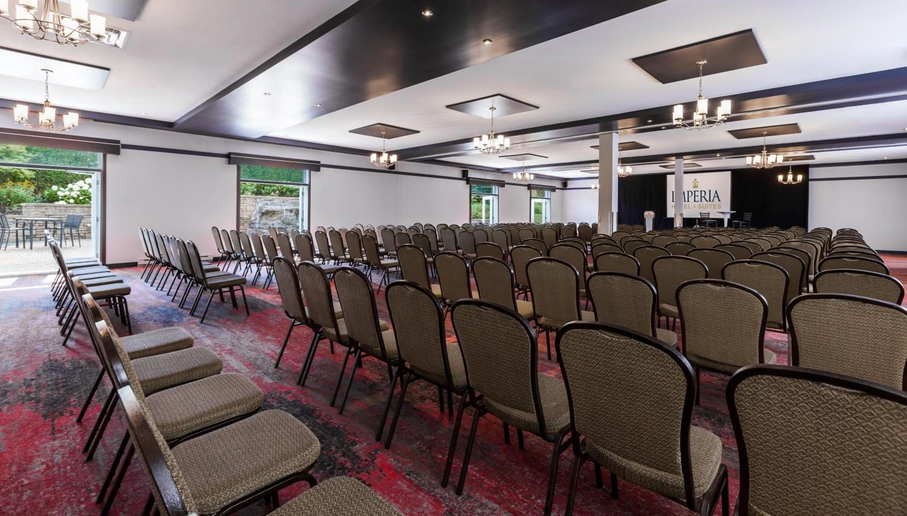 Banquet/Function facilities in Imperia Hotel & Suites Saint-Eustache