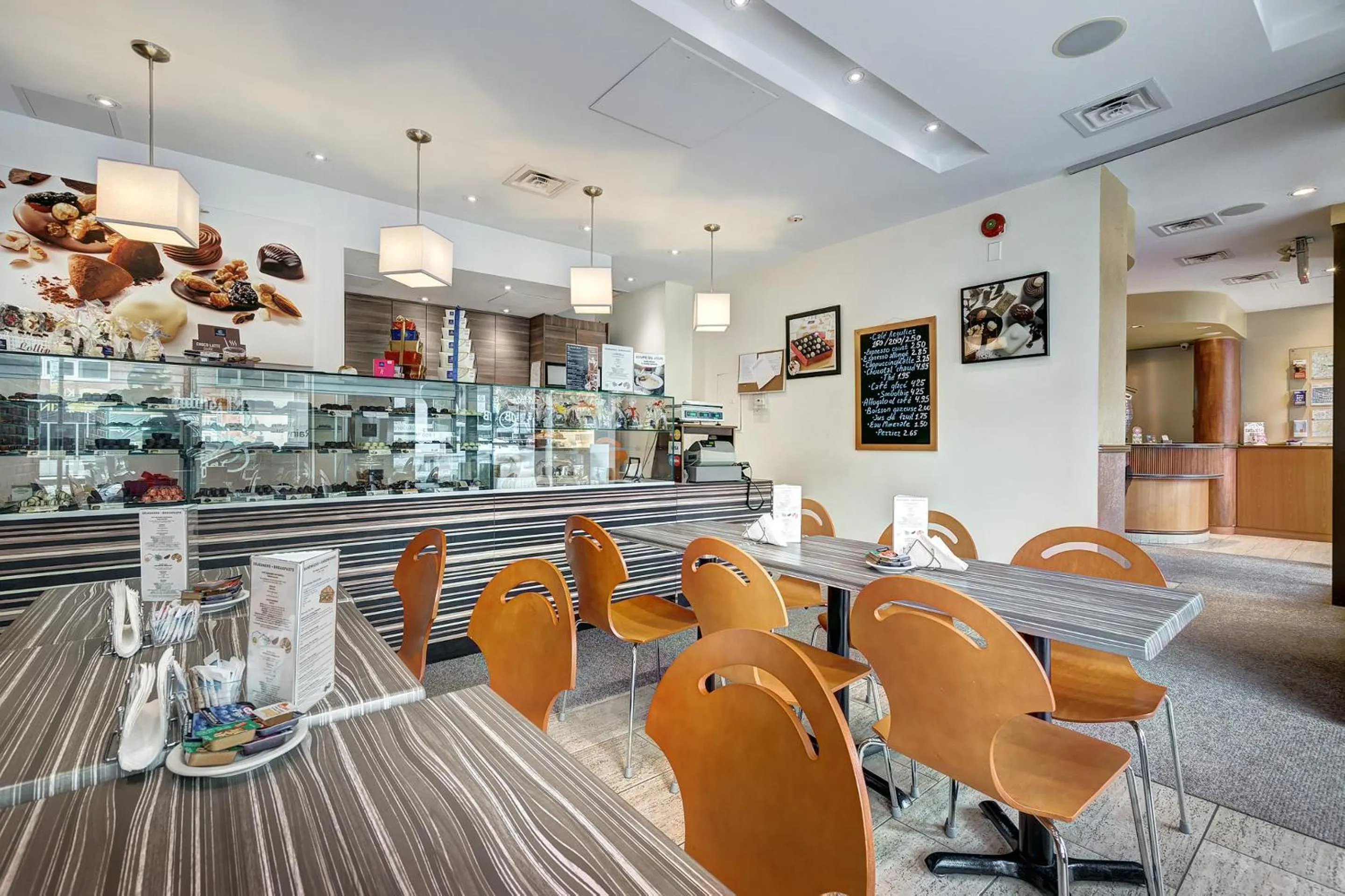 Continental breakfast in Terrasse Royale Hotel