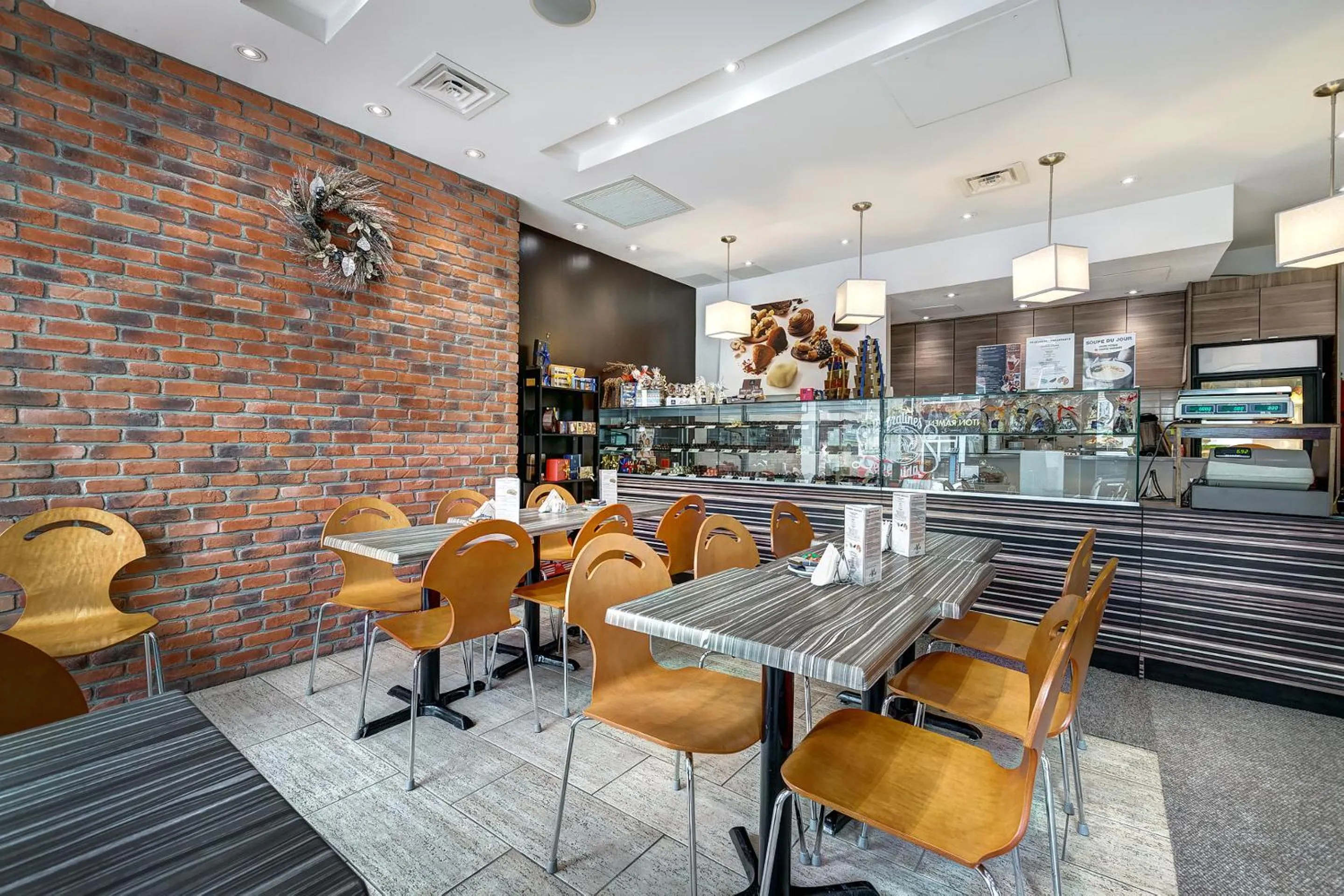 On-site shops in Terrasse Royale Hotel