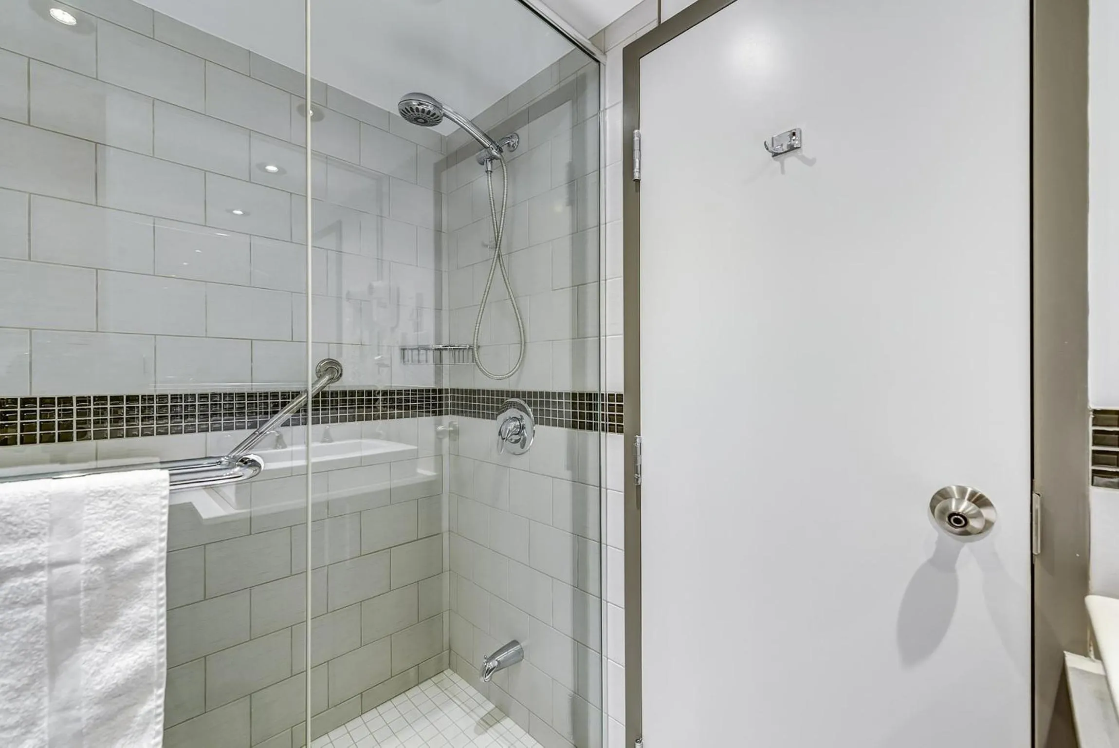 Bathroom in Terrasse Royale Hotel