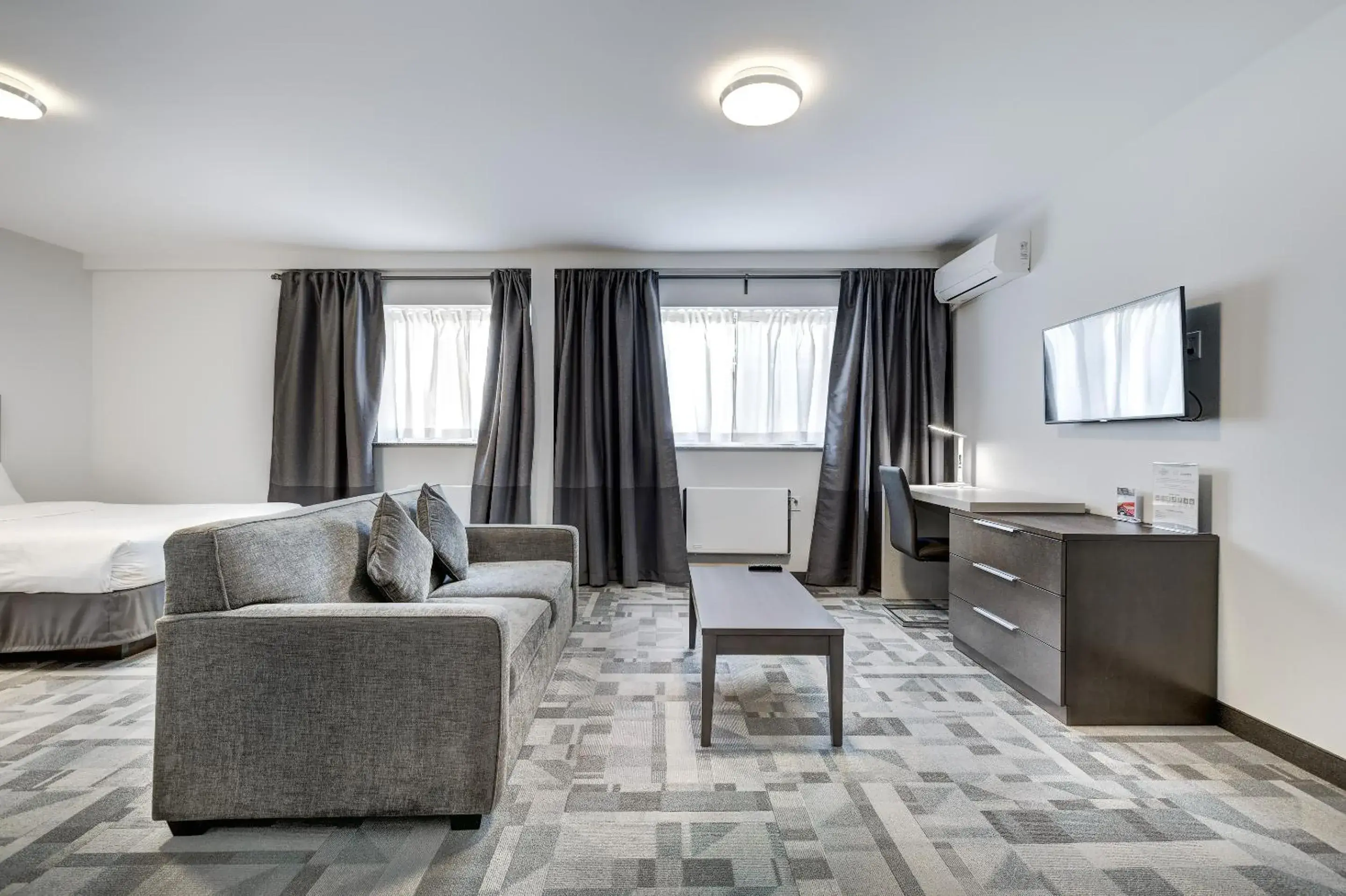 Standard Suite in Terrasse Royale Hotel Standard Suite in Terrasse Royale Hotel