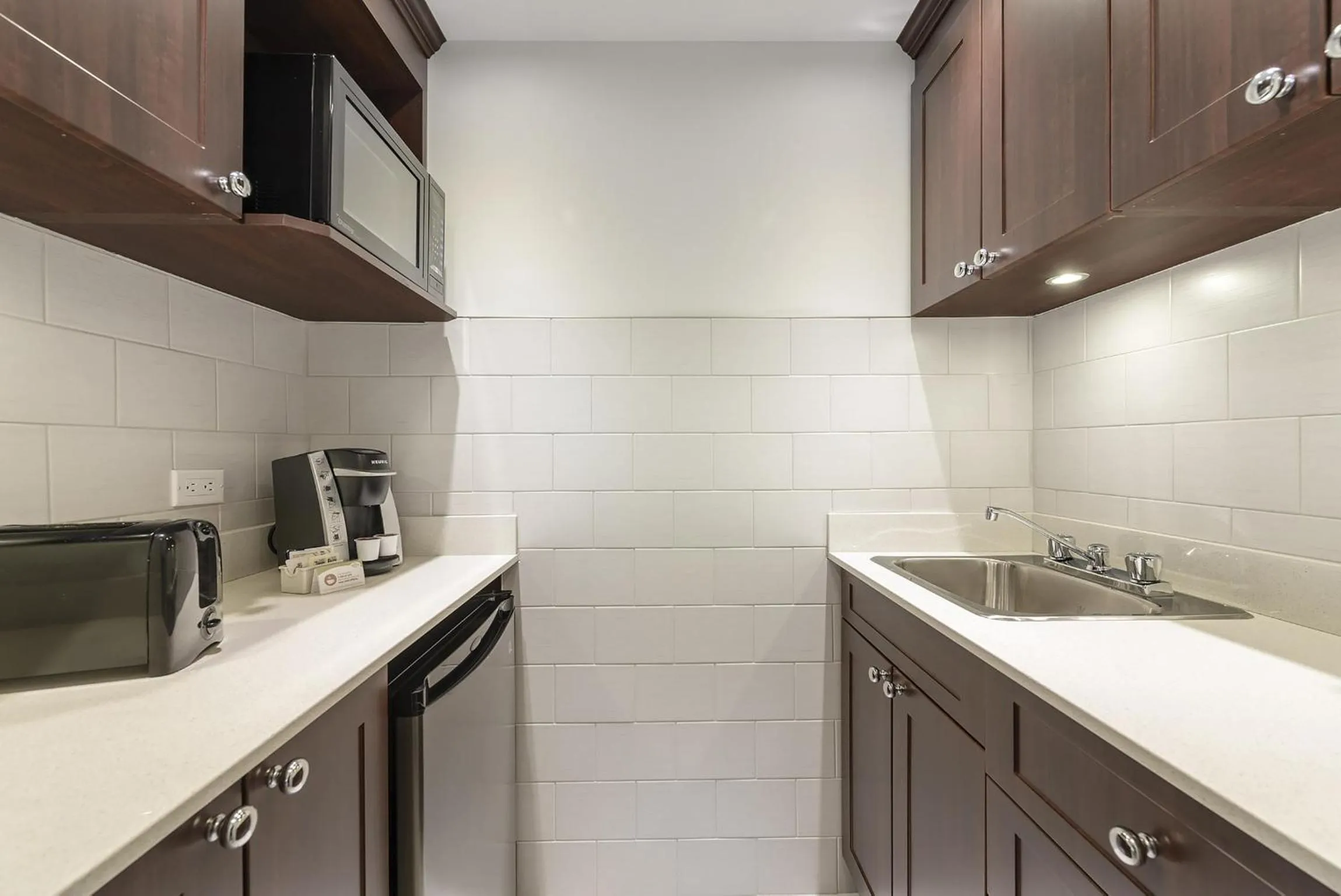 Kitchen or kitchenette in Terrasse Royale Hotel