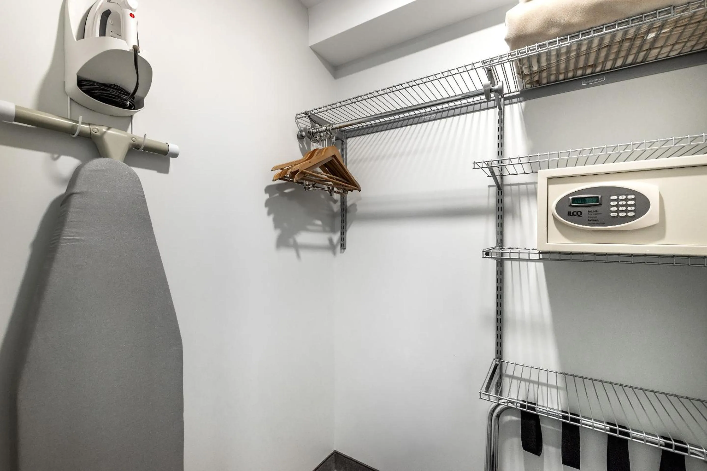 furniture in Terrasse Royale Hotel