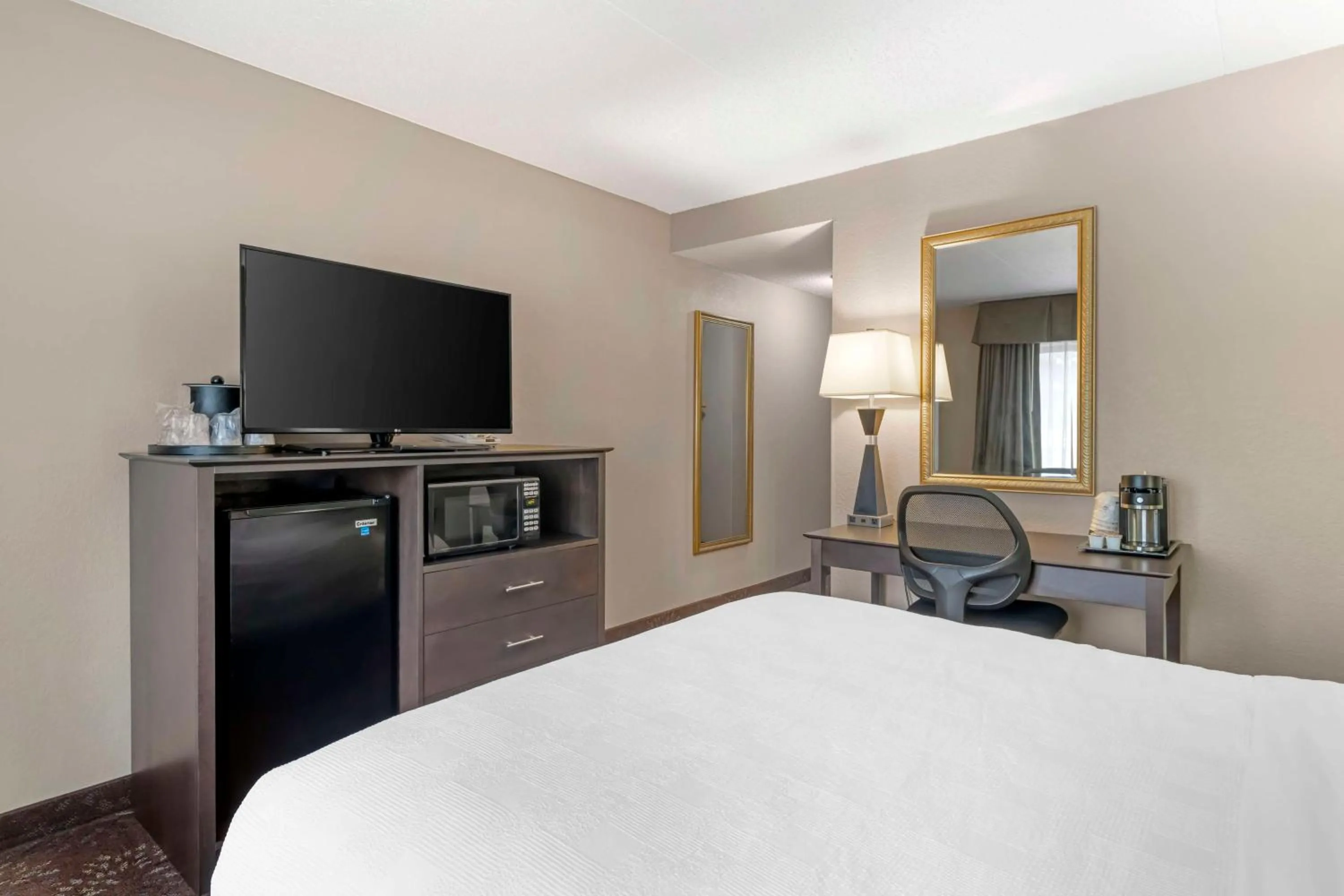 Bedroom, Bed in Best Western Plus New Ulm